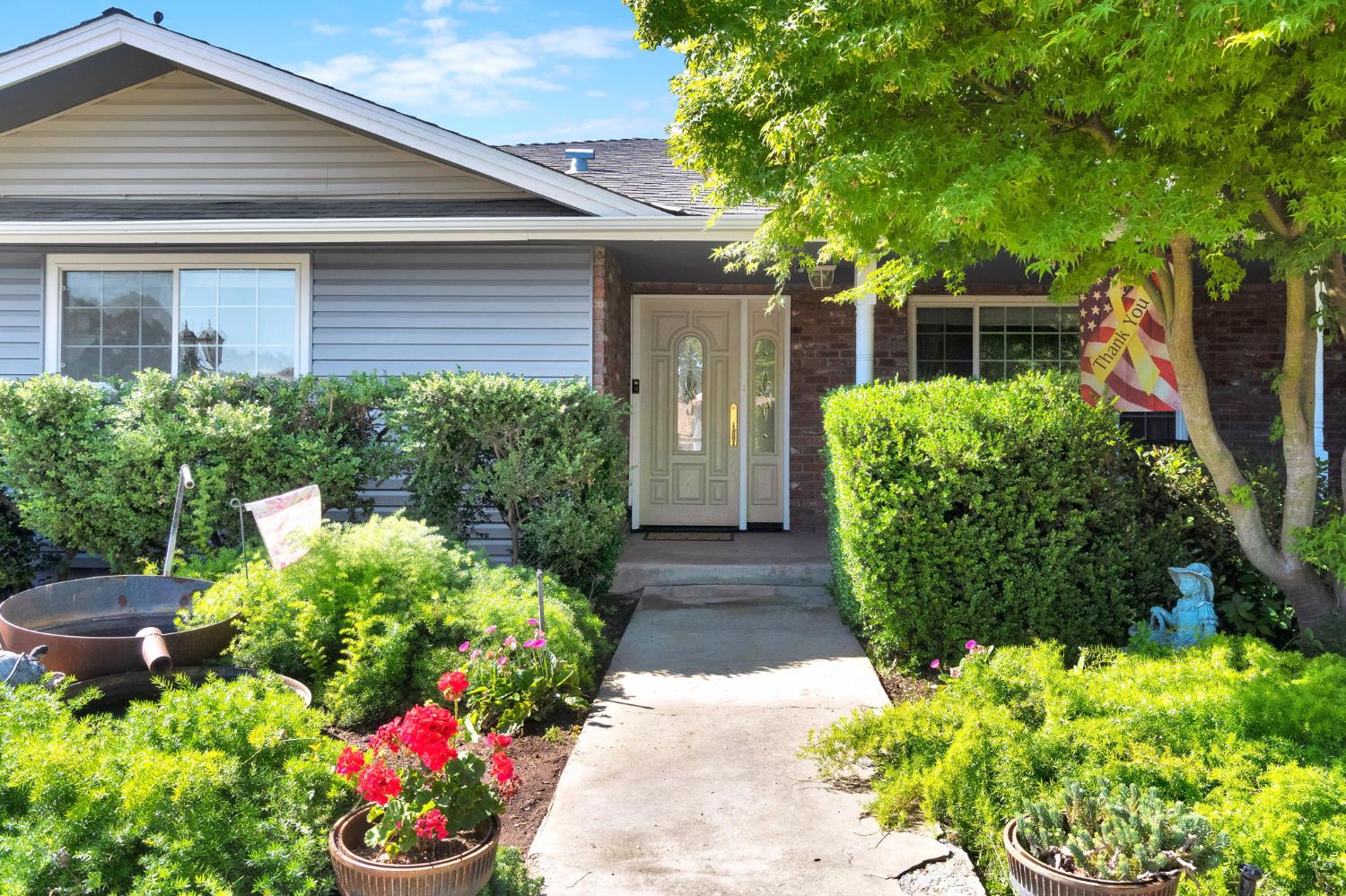 6655 E Olive Ave, Fresno, CA 93727