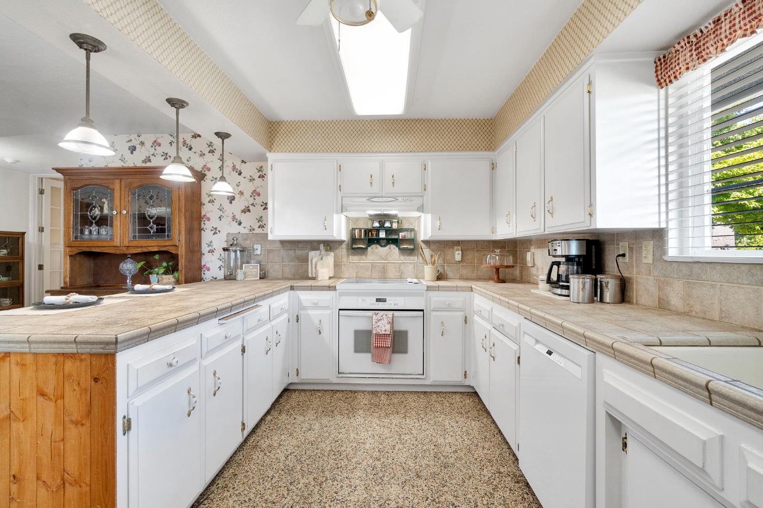 6655 E Olive Ave, Fresno, CA 93727