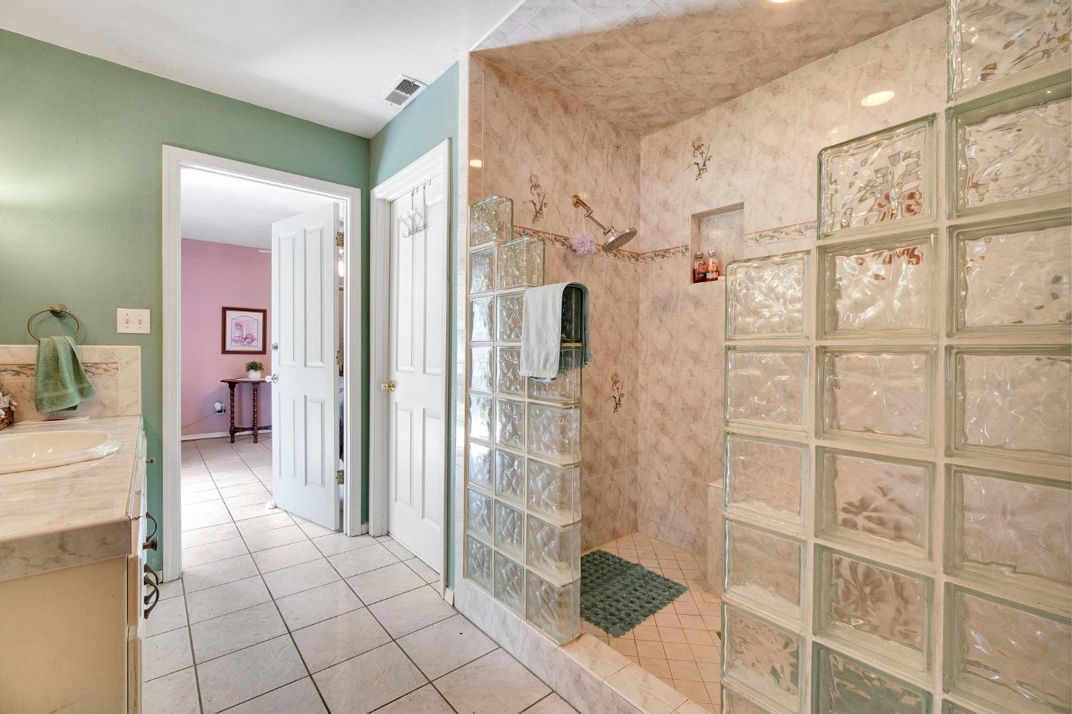 6655 E Olive Ave, Fresno, CA 93727