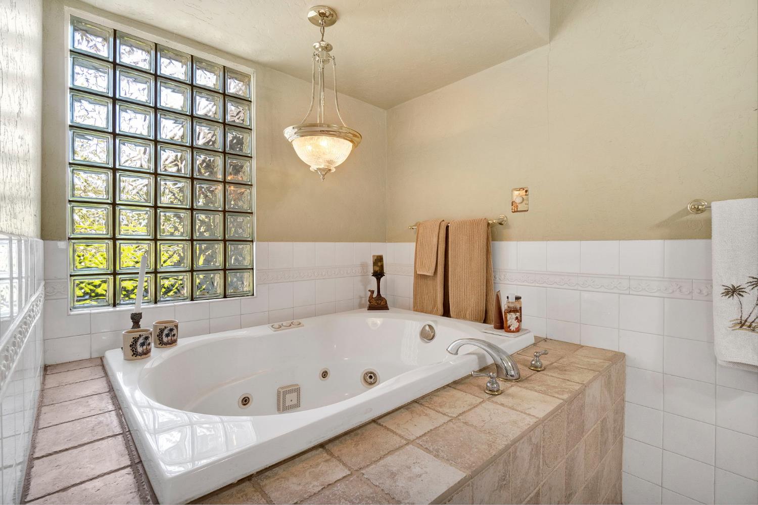 6655 E Olive Ave, Fresno, CA 93727