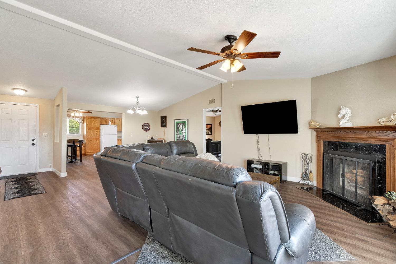 6655 E Olive Ave, Fresno, CA 93727