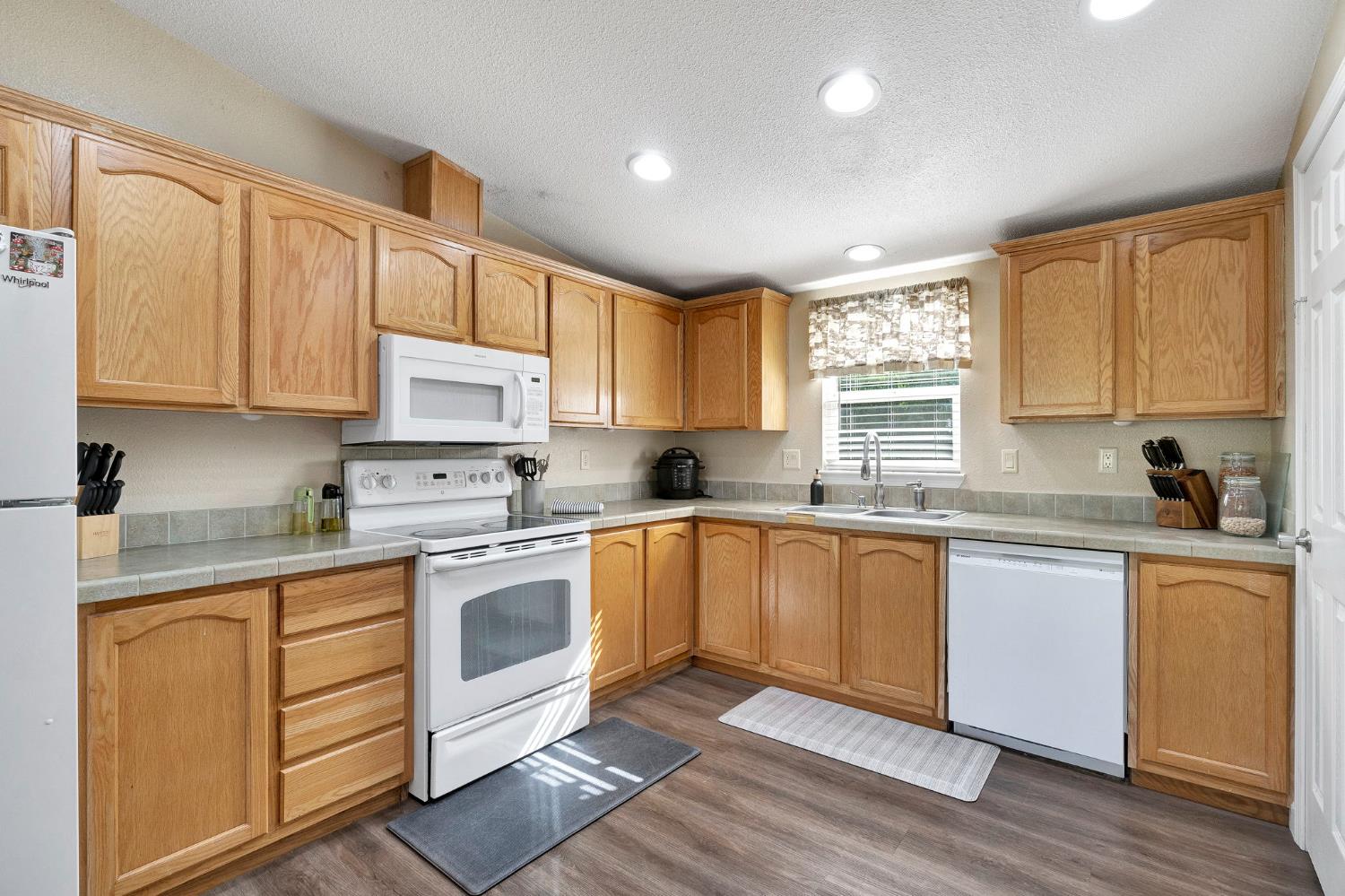 6655 E Olive Ave, Fresno, CA 93727