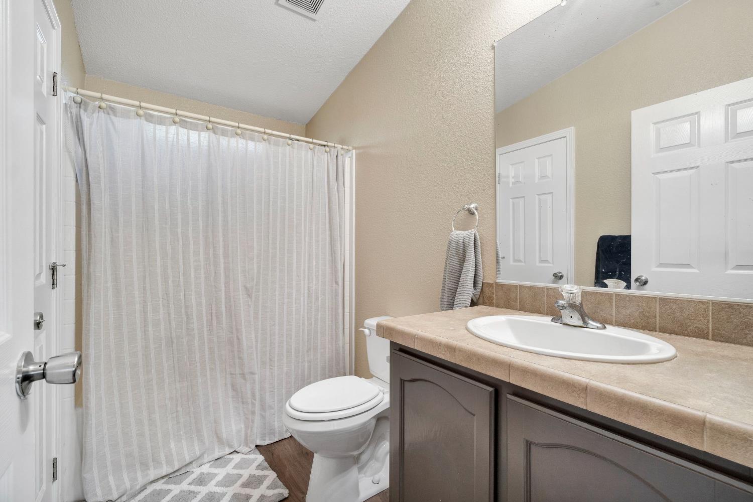 6655 E Olive Ave, Fresno, CA 93727