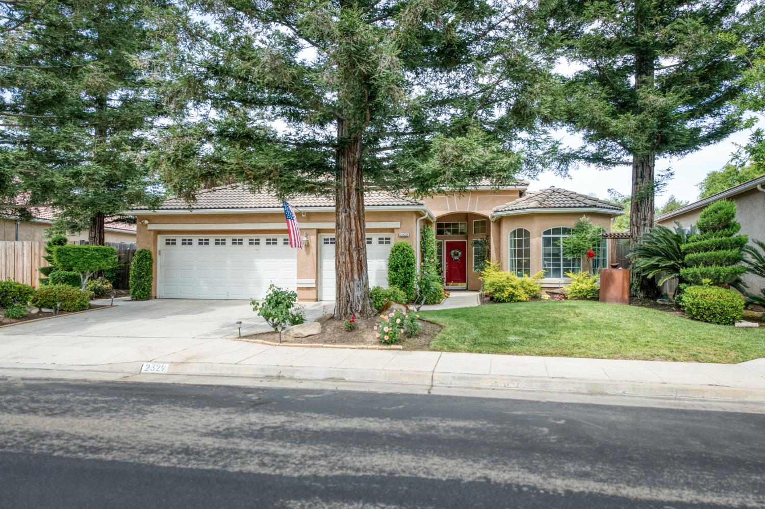 2329 Prescott Ave, Clovis, CA 93619