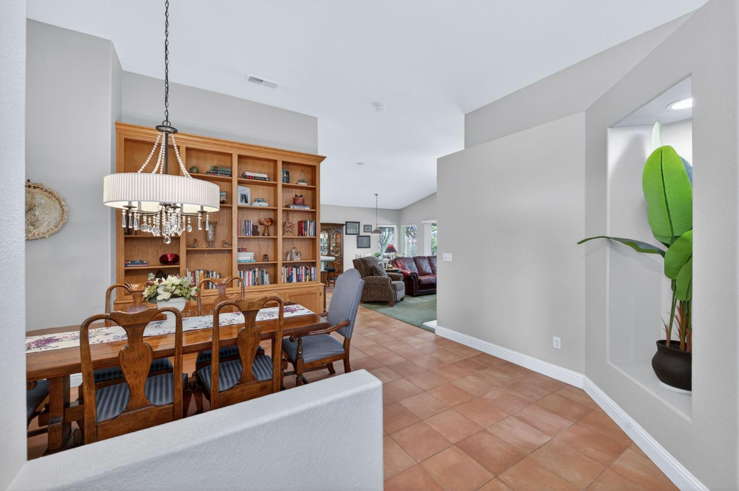 2329 Prescott Ave, Clovis, CA 93619