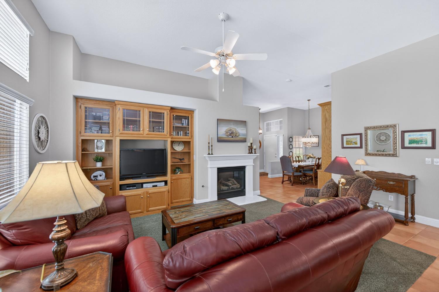 2329 Prescott Ave, Clovis, CA 93619