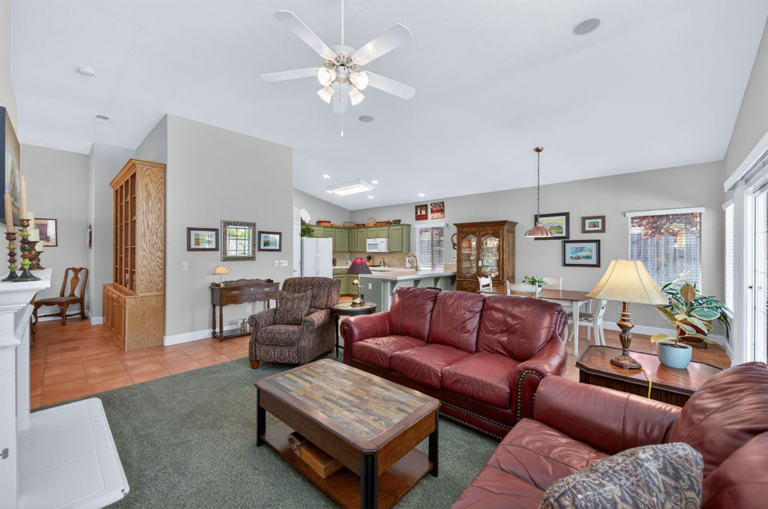 2329 Prescott Ave, Clovis, CA 93619