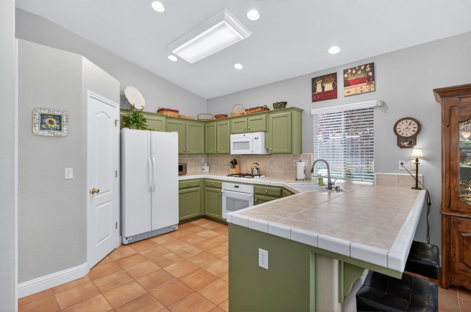 2329 Prescott Ave, Clovis, CA 93619