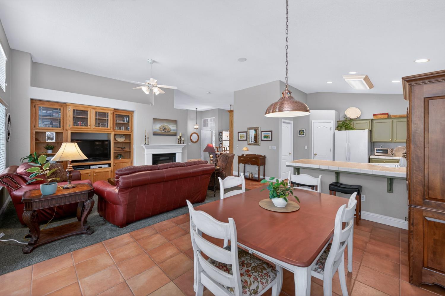 2329 Prescott Ave, Clovis, CA 93619