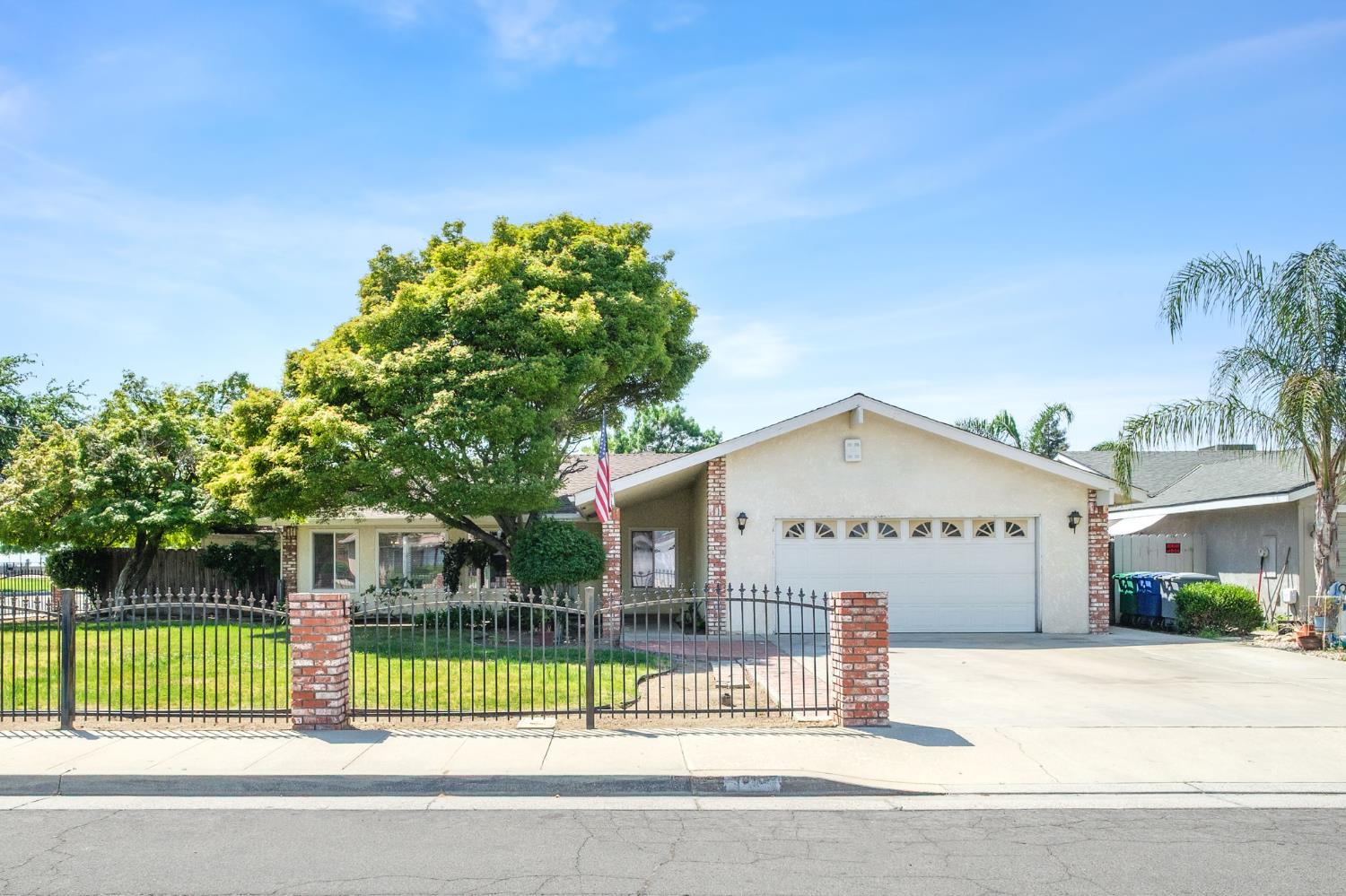 1305 Barbara St, Selma, CA 93662