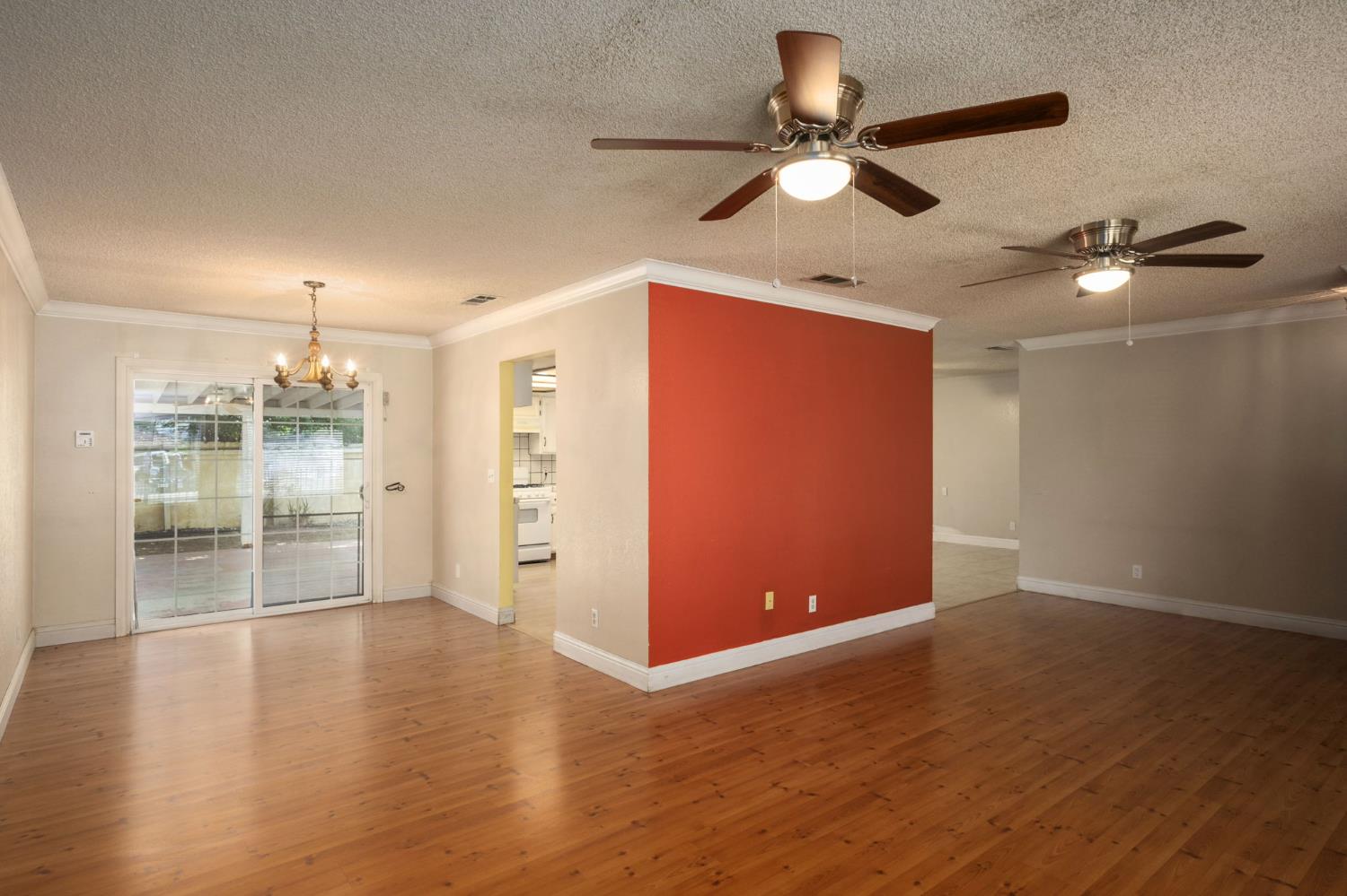 1305 Barbara St, Selma, CA 93662