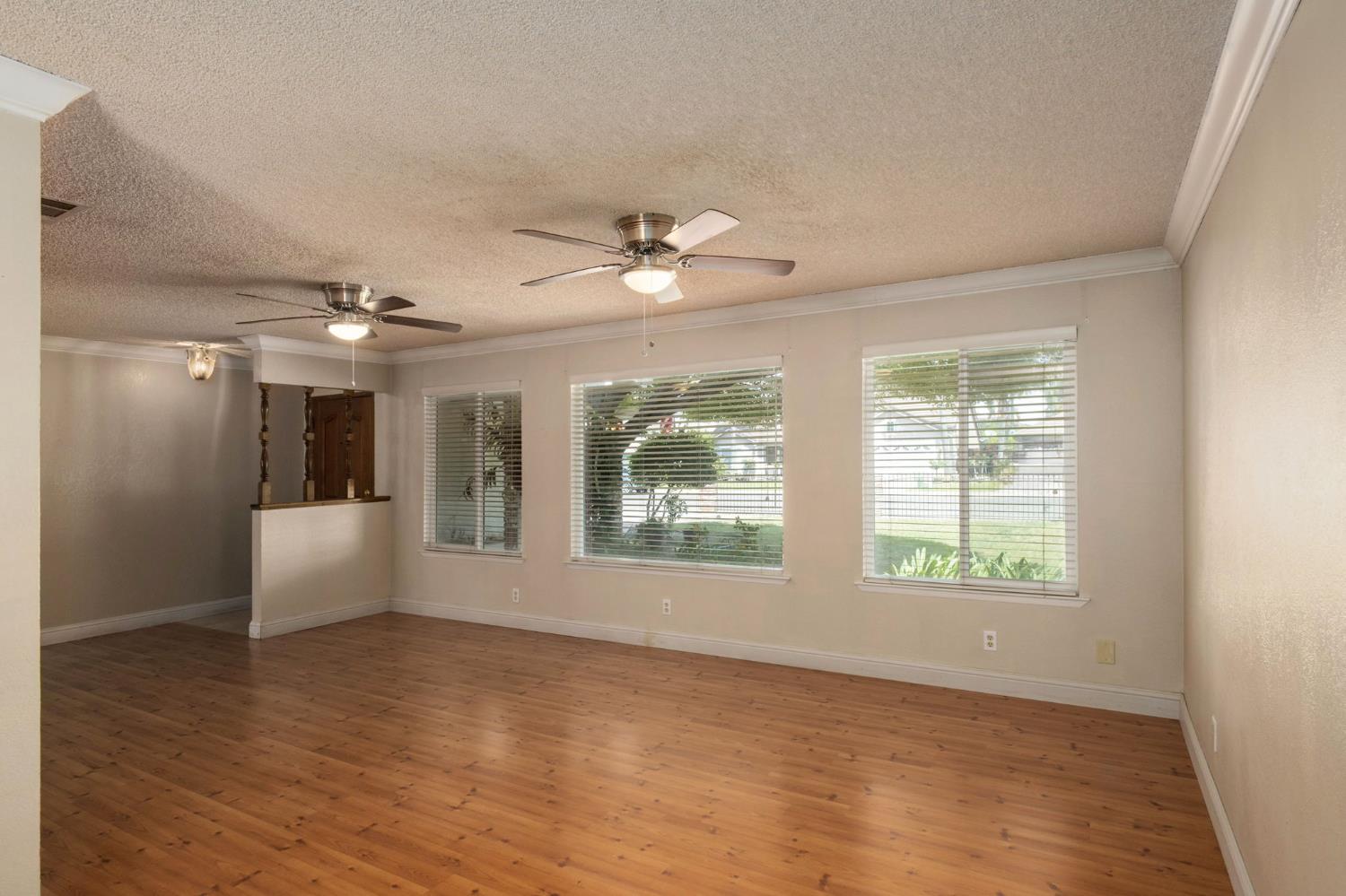 1305 Barbara St, Selma, CA 93662