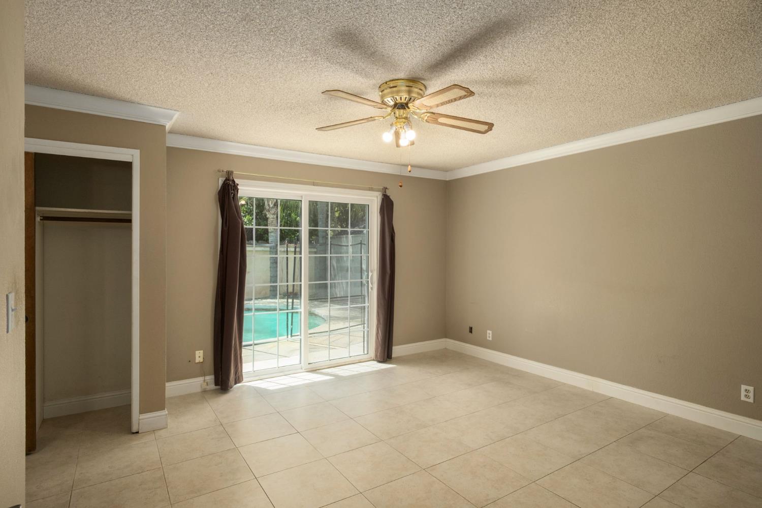 1305 Barbara St, Selma, CA 93662