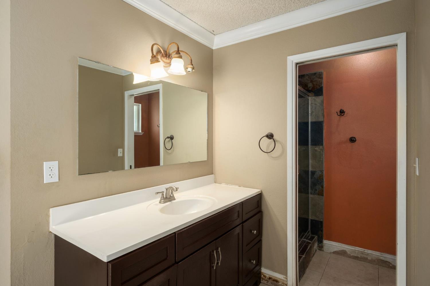 1305 Barbara St, Selma, CA 93662