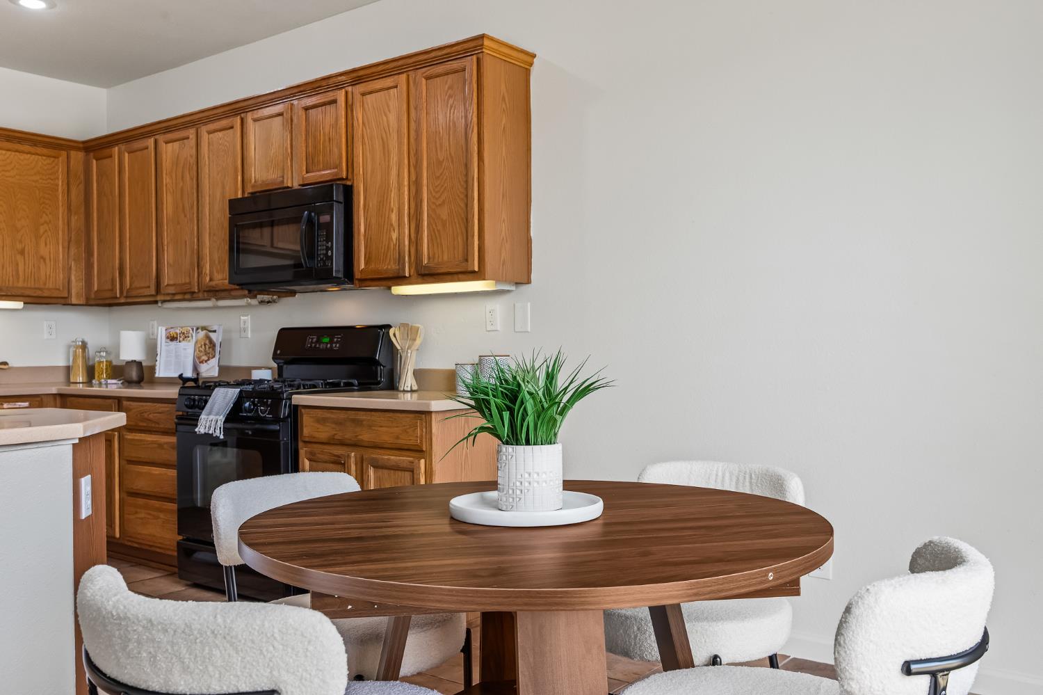 1804 Rancho Encantado court, Modesto, CA 95358