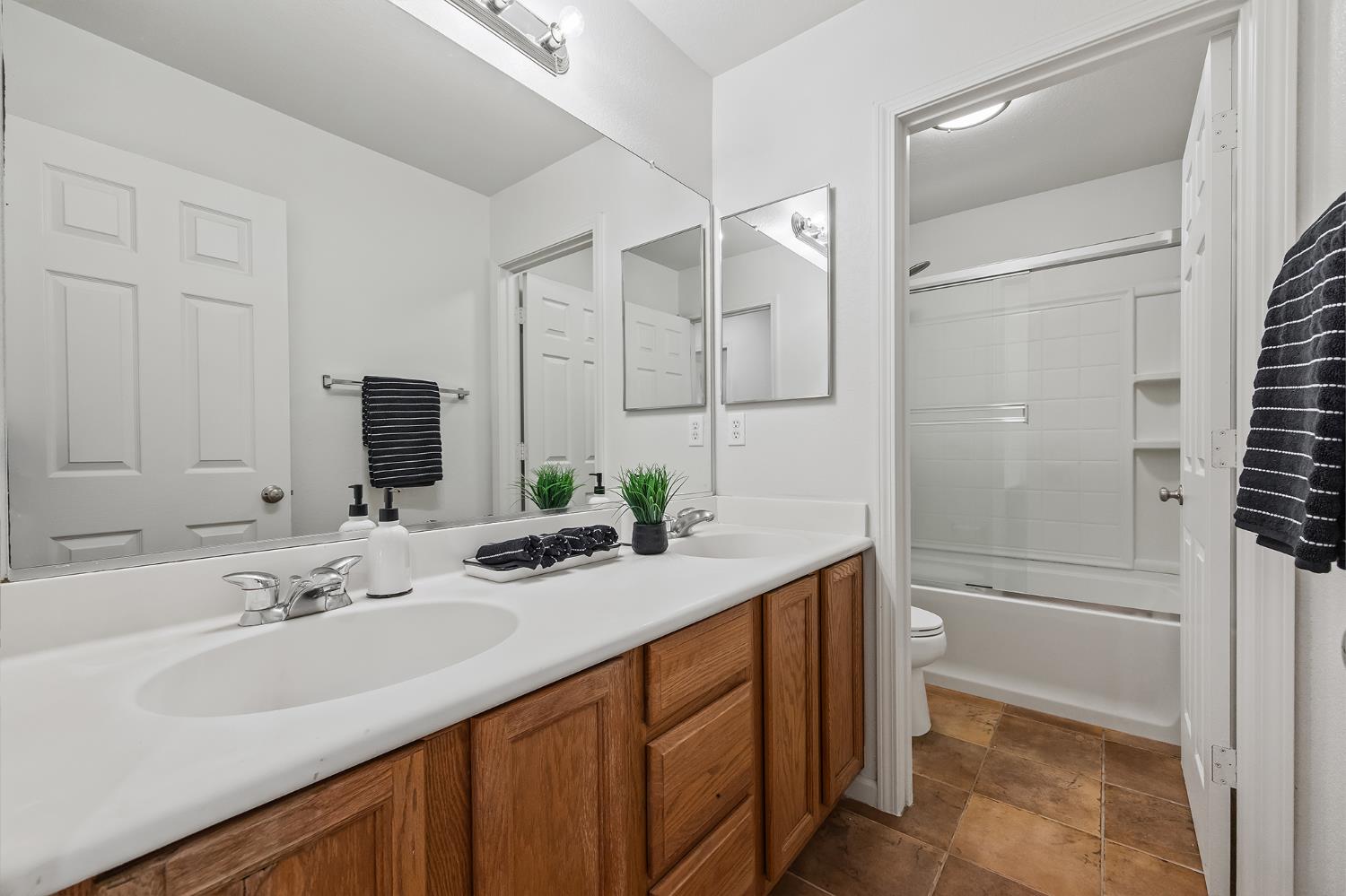 1804 Rancho Encantado court, Modesto, CA 95358