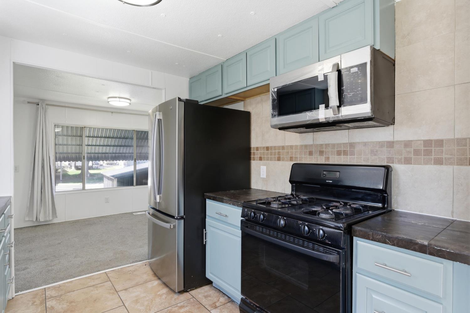 12846 W lacey Blvd #33, Hanford, CA 93230