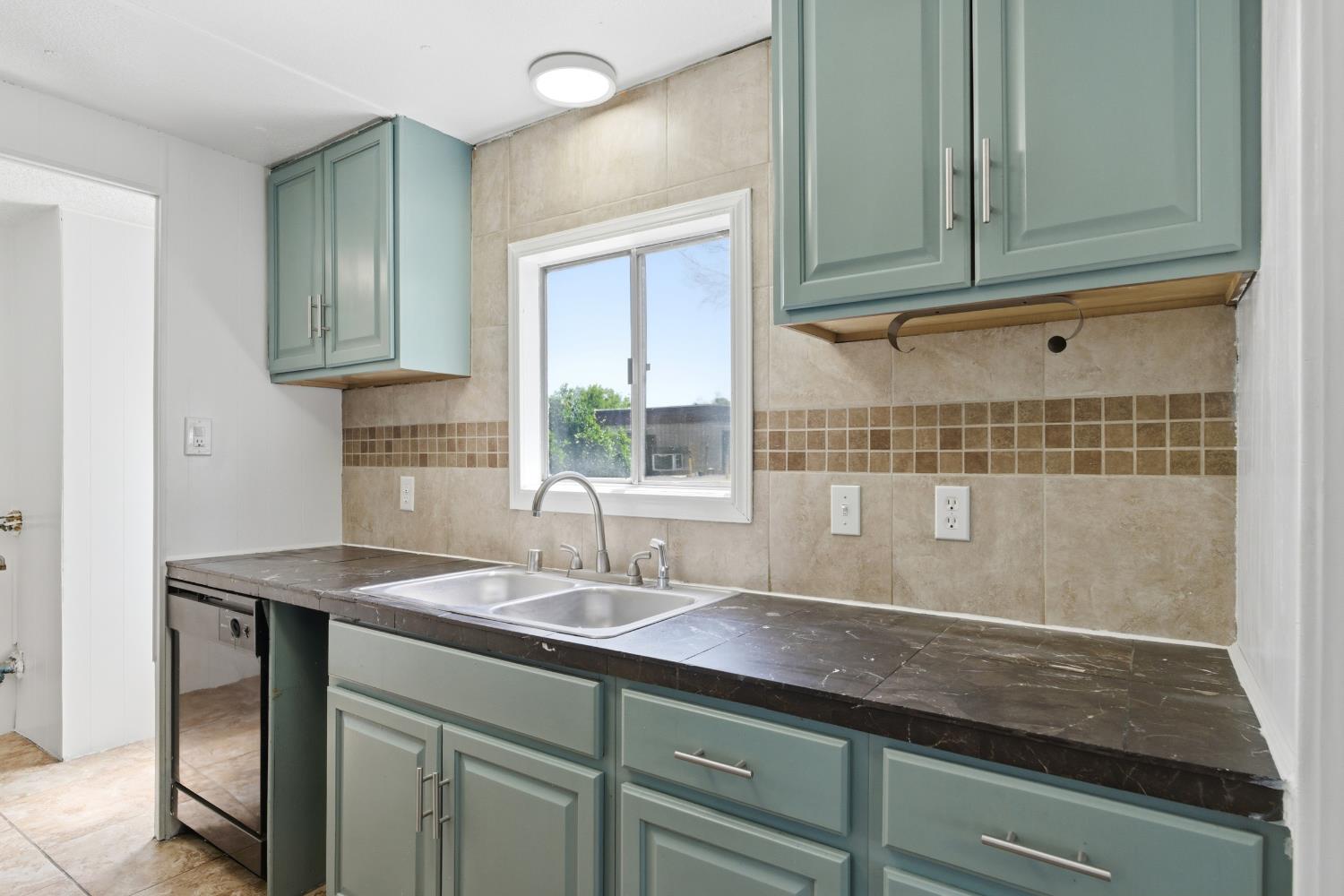 12846 W lacey Blvd #33, Hanford, CA 93230