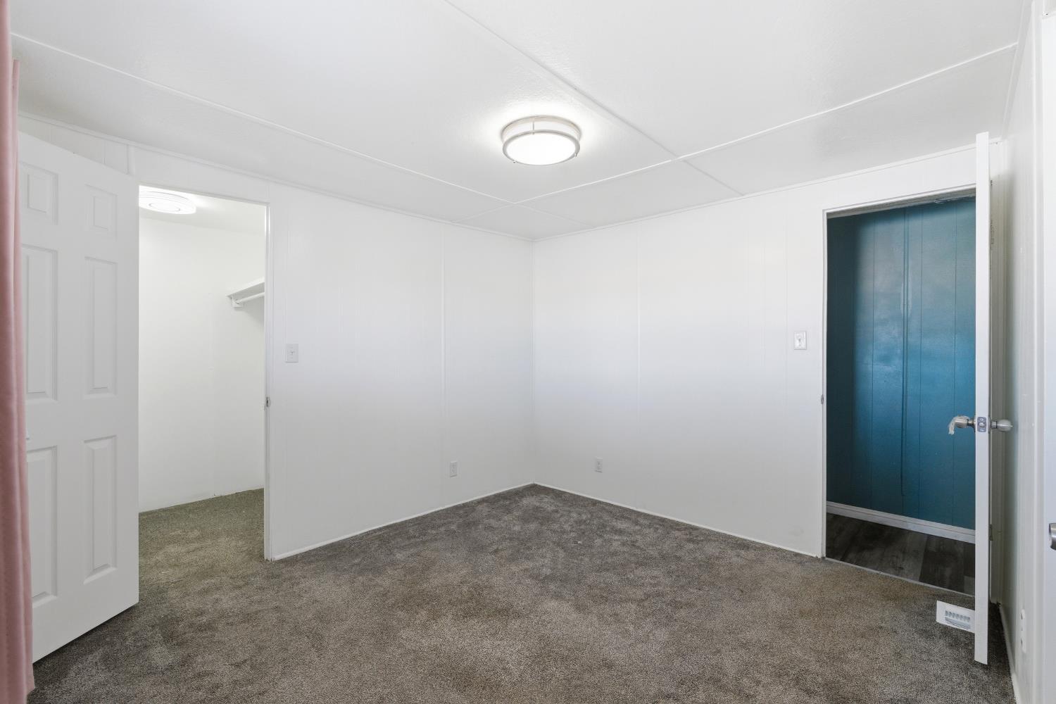 12846 W lacey Blvd #33, Hanford, CA 93230