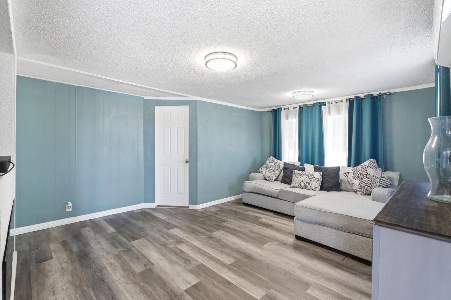 12846 W lacey Blvd #33, Hanford, CA 93230