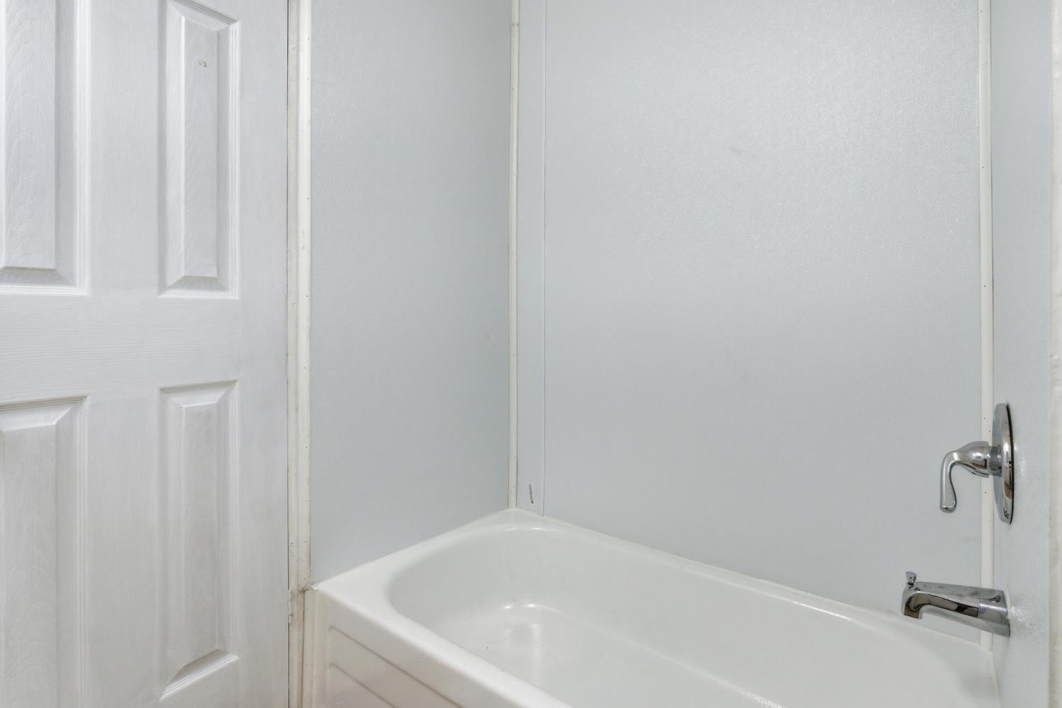 12846 W lacey Blvd #33, Hanford, CA 93230