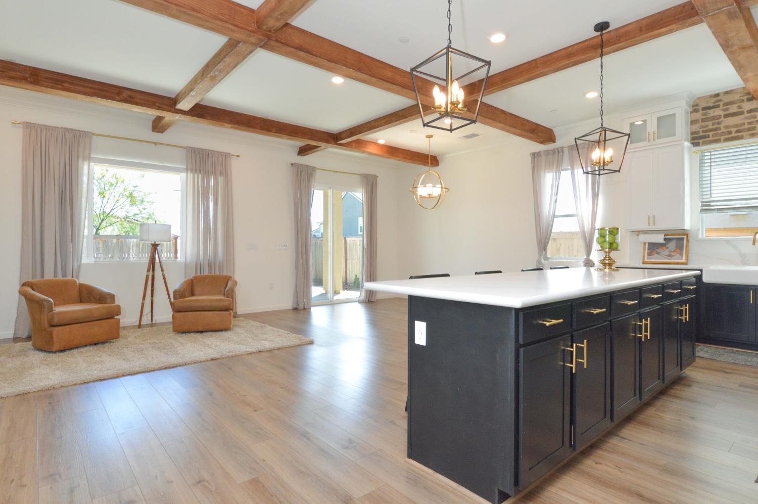 668 Rock Crest Ave, Madera, CA 93636