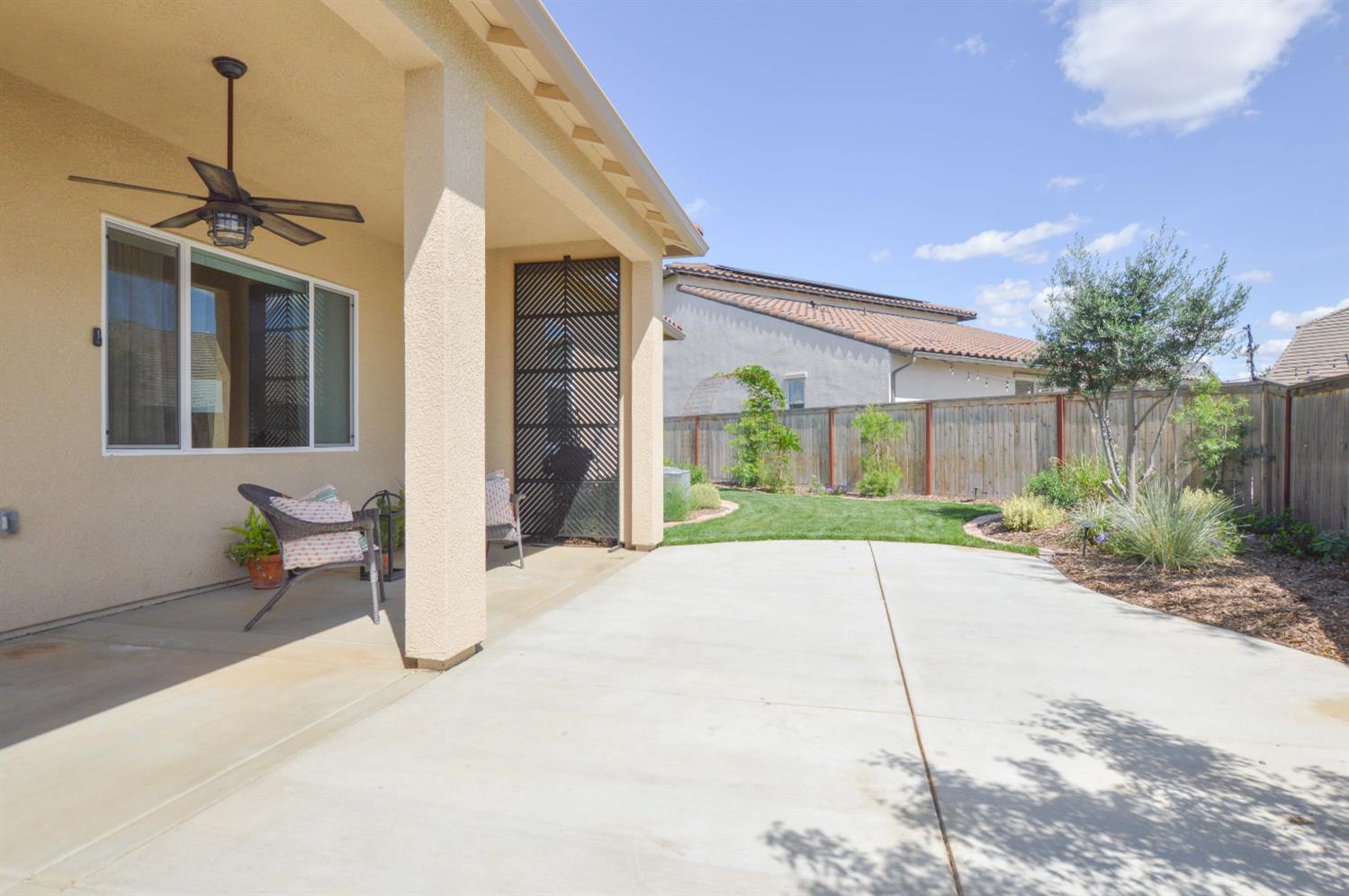 668 Rock Crest Ave, Madera, CA 93636