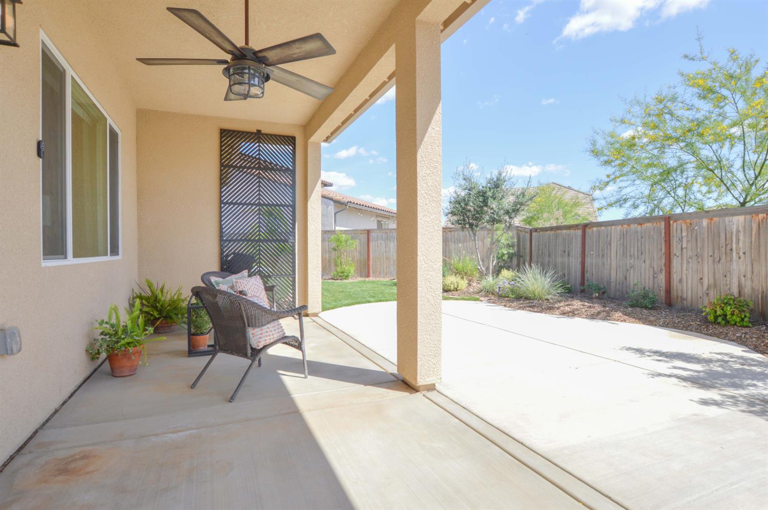 668 Rock Crest Ave, Madera, CA 93636