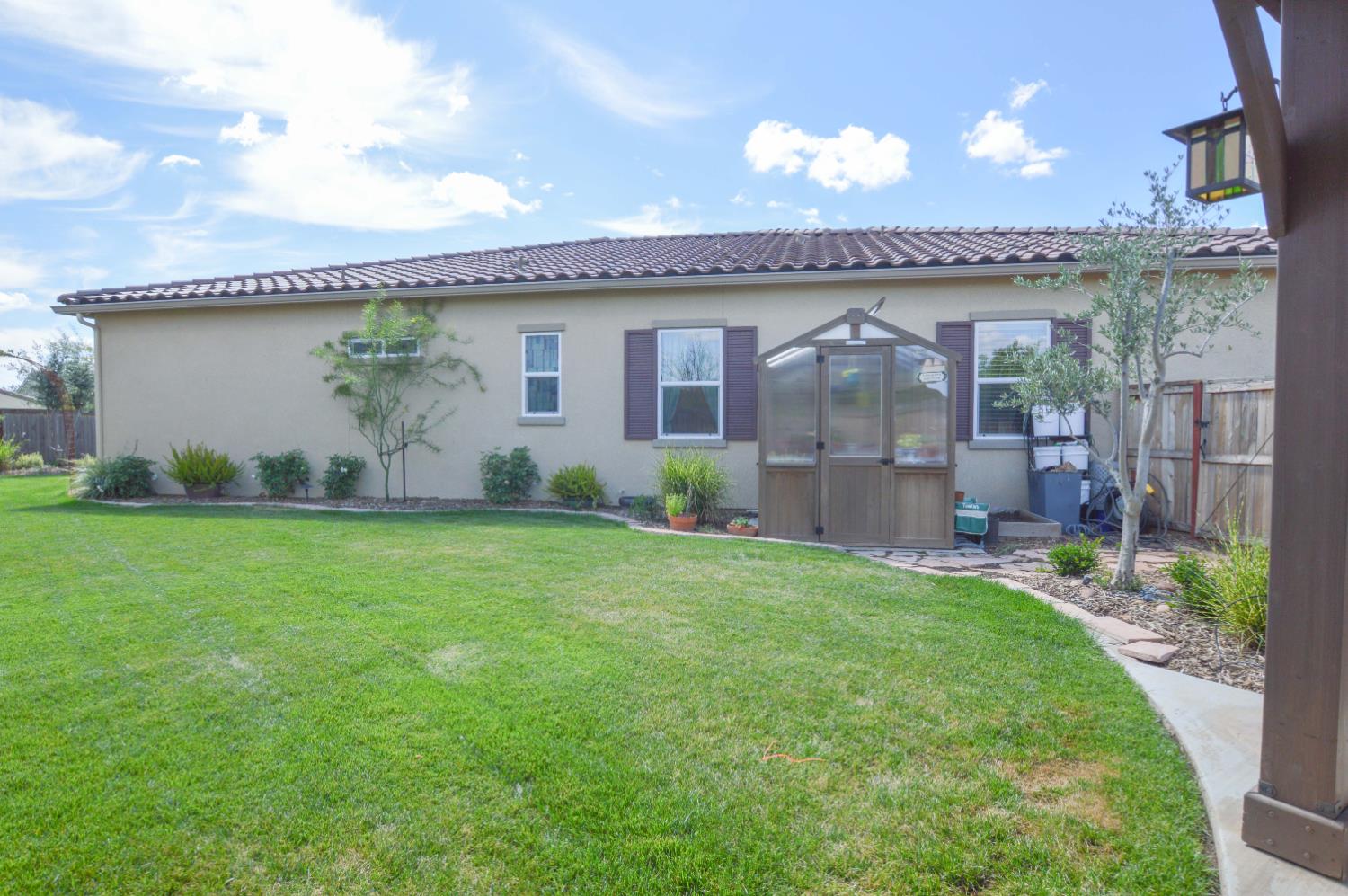 668 Rock Crest Ave, Madera, CA 93636