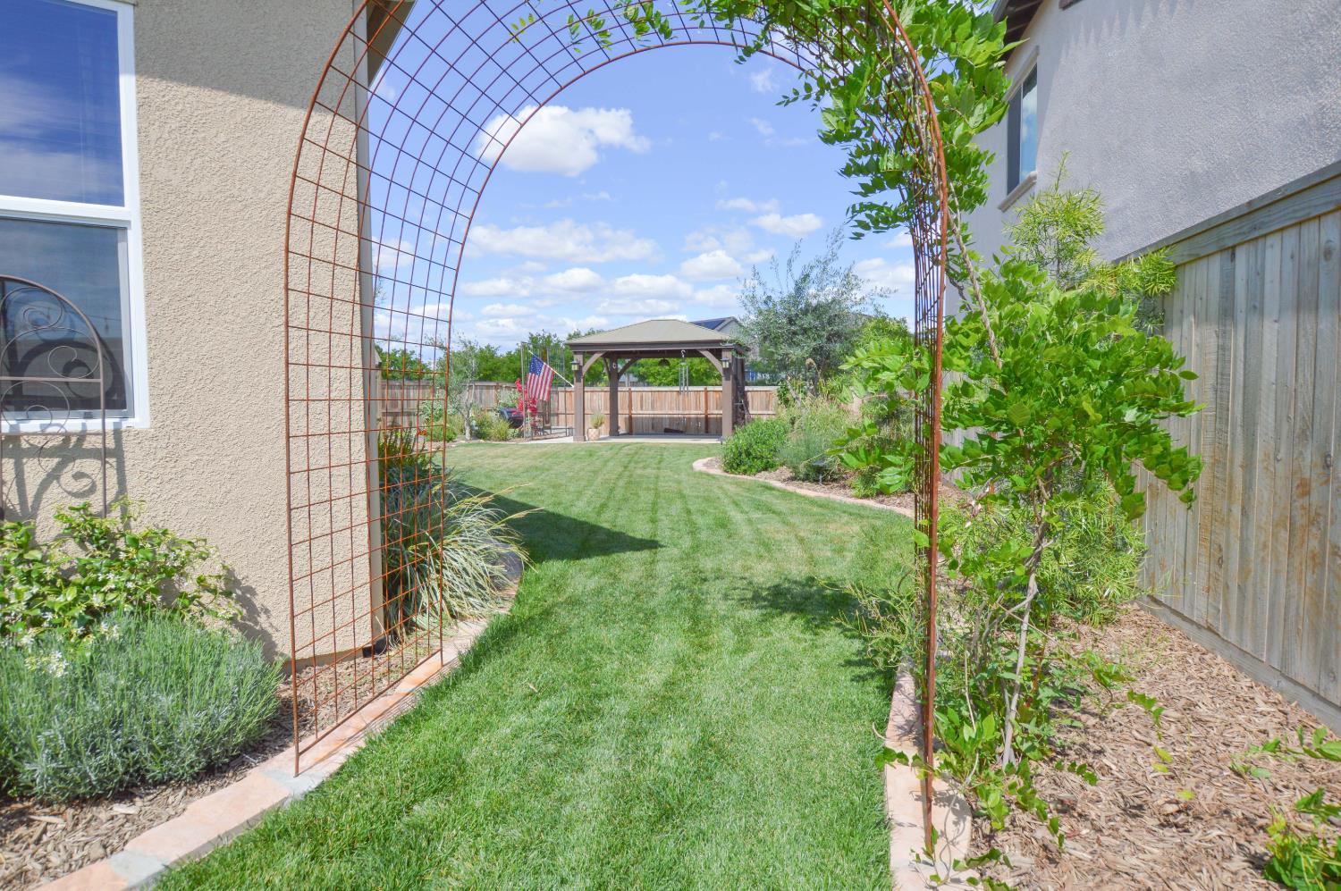 668 Rock Crest Ave, Madera, CA 93636