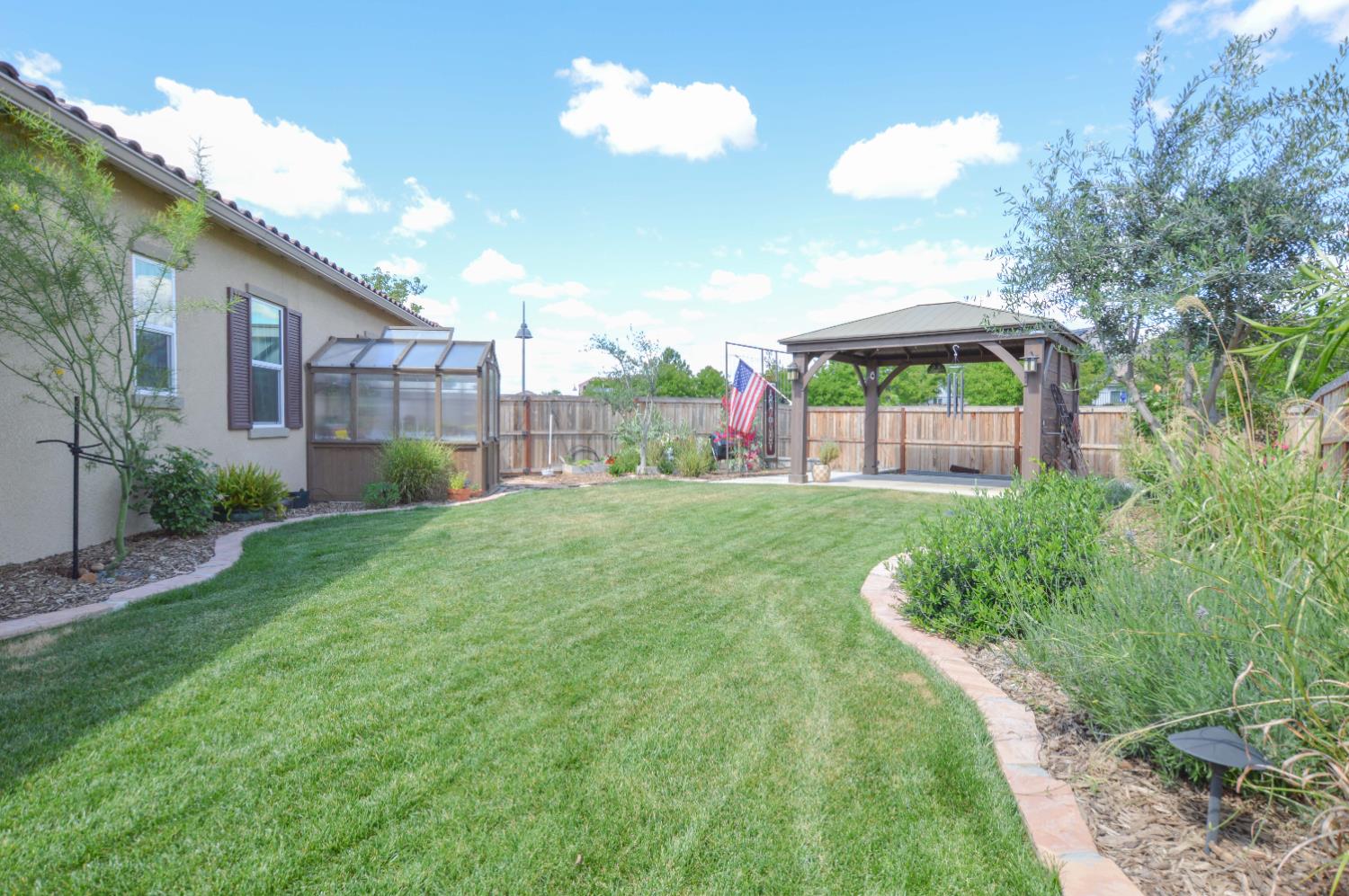 668 Rock Crest Ave, Madera, CA 93636