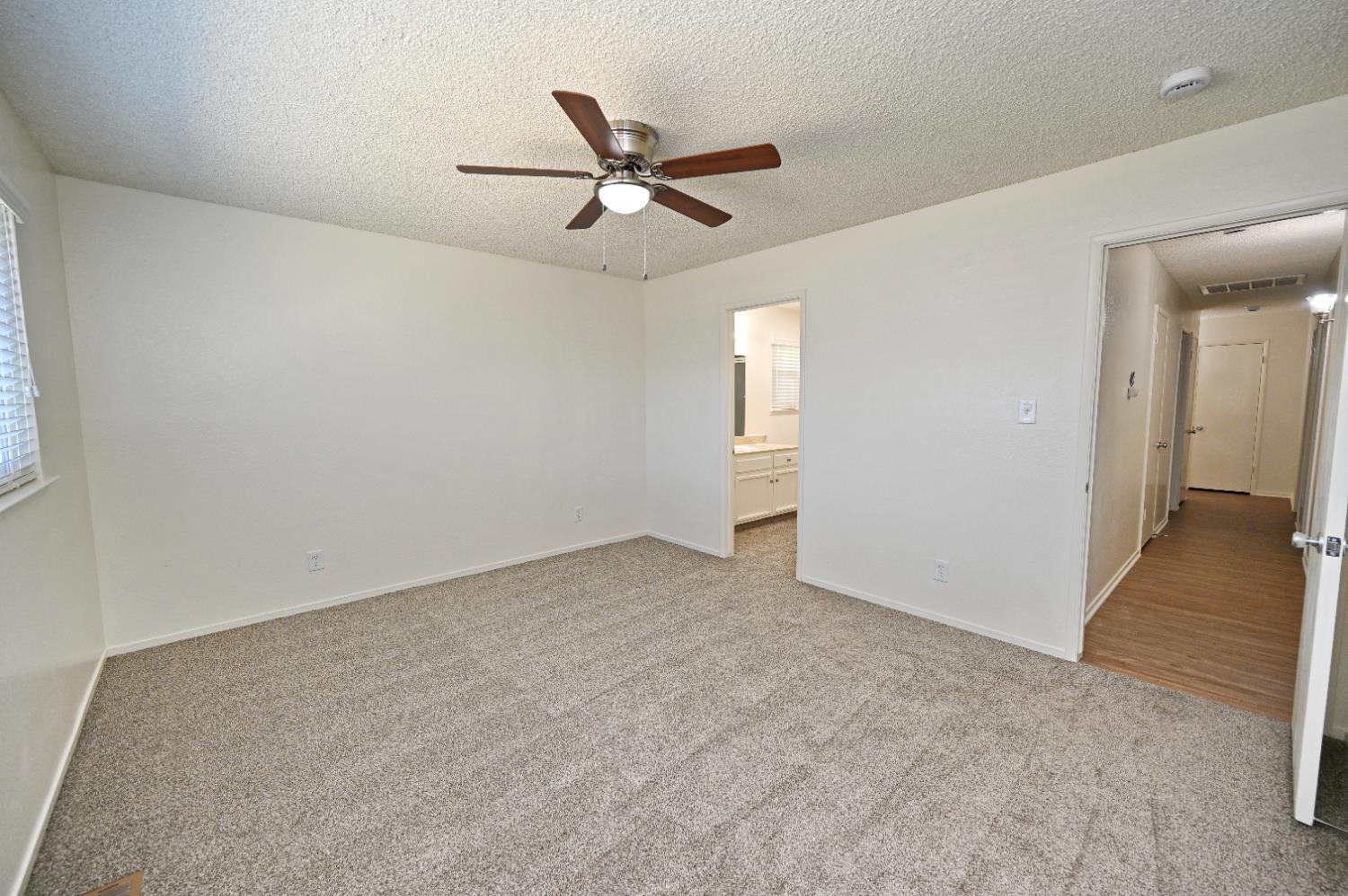 1728 W Fremont Ave, Fresno, CA 93711