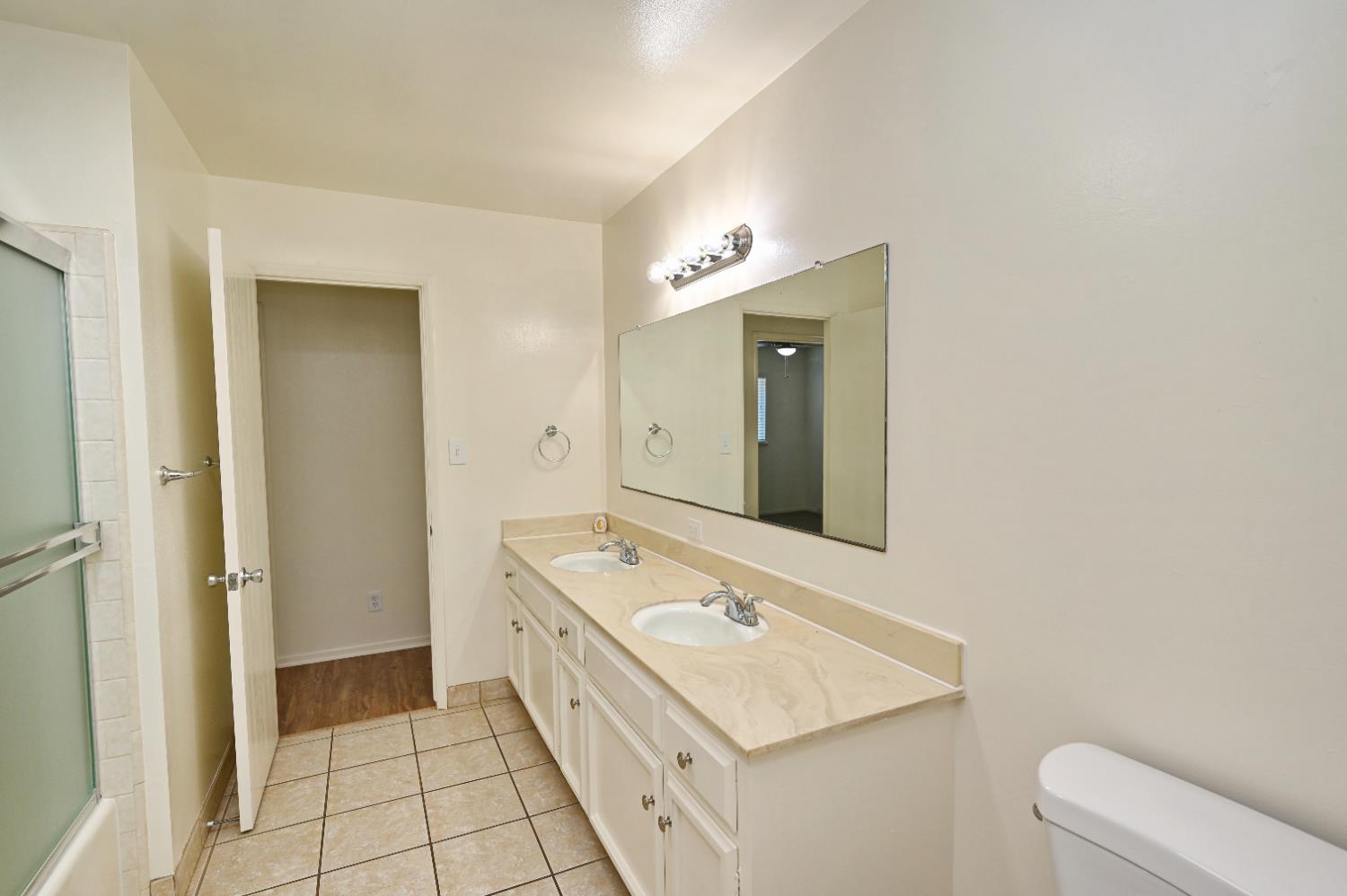 1728 W Fremont Ave, Fresno, CA 93711