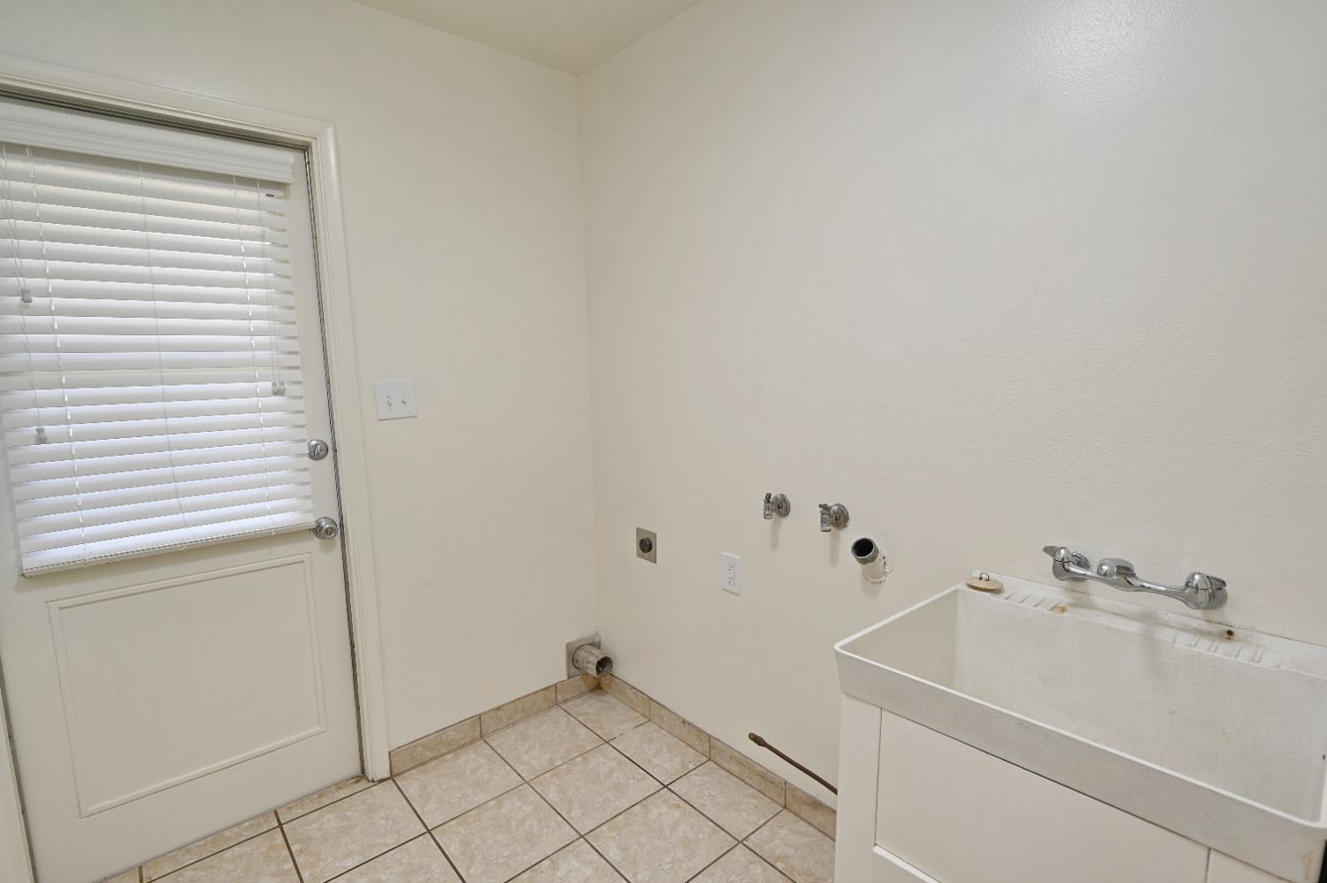 1728 W Fremont Ave, Fresno, CA 93711