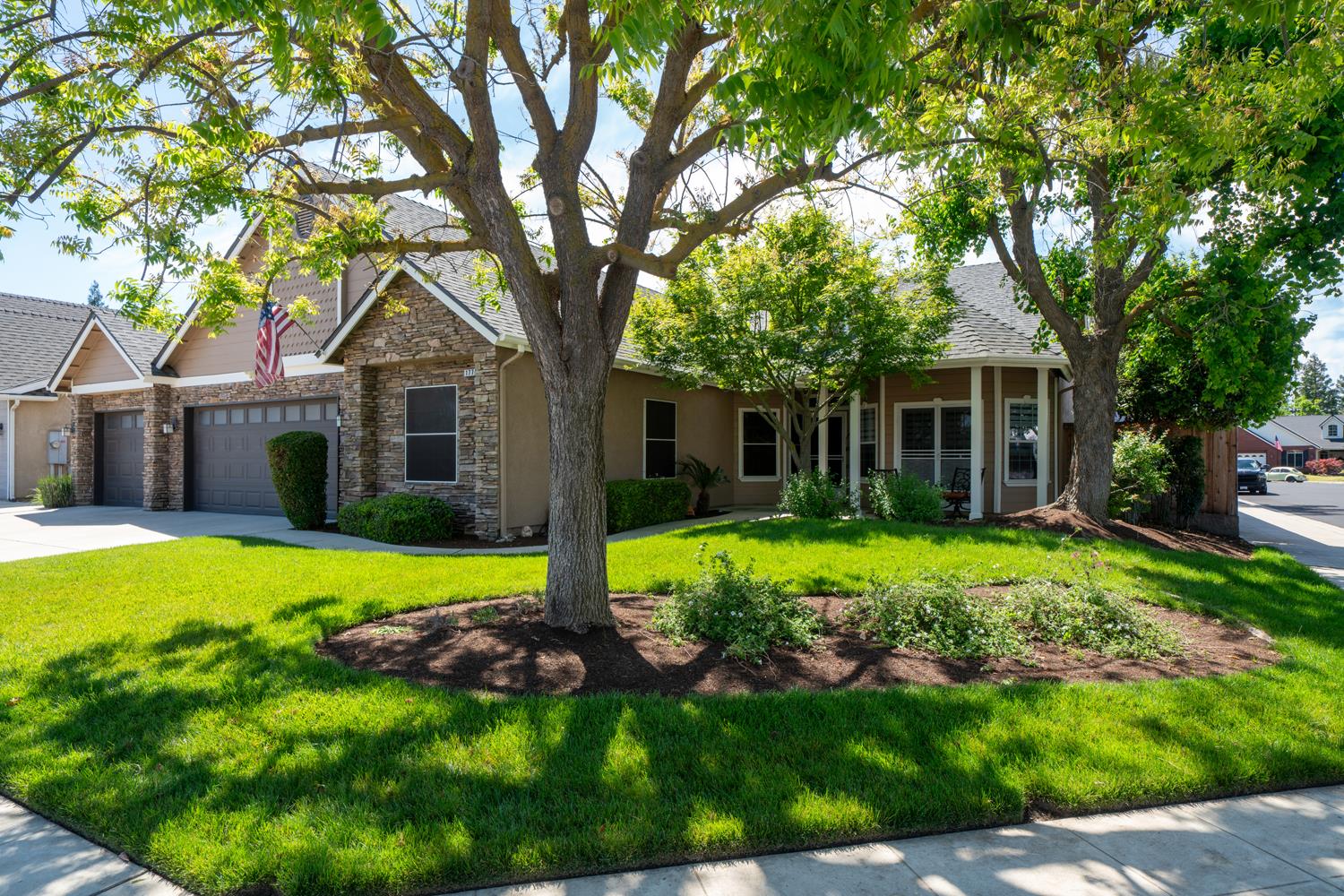 1774 N Homsy Ave, Clovis, CA 93619