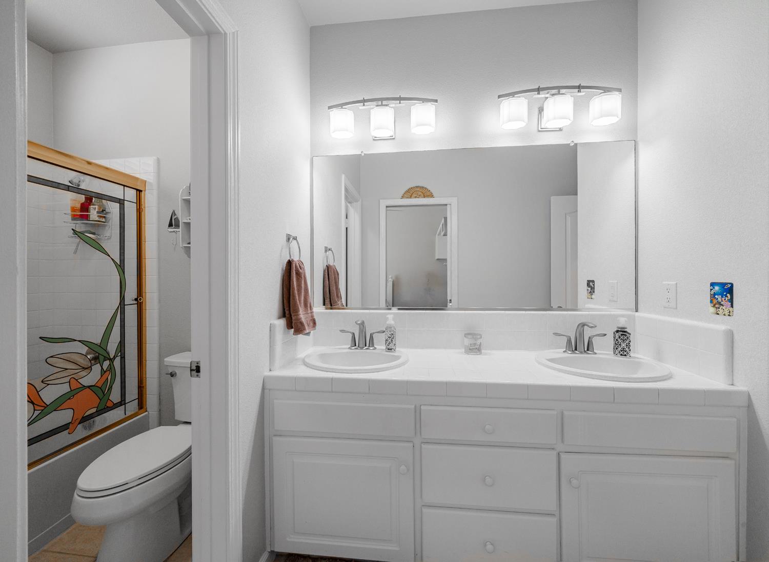 1774 N Homsy Ave, Clovis, CA 93619