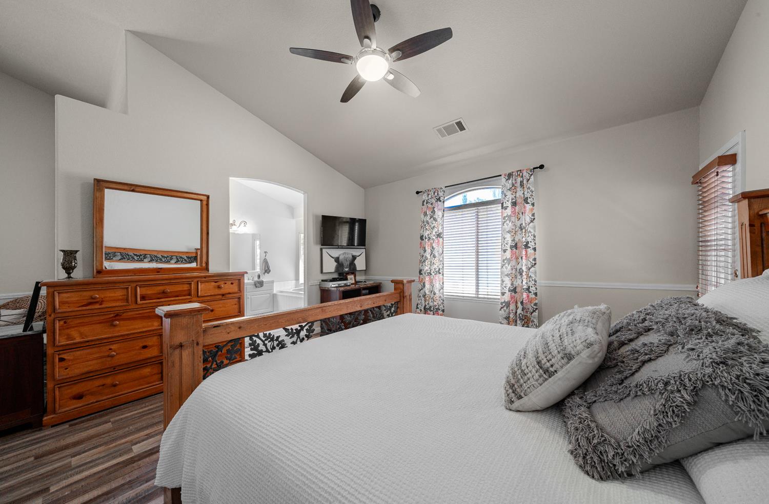 1774 N Homsy Ave, Clovis, CA 93619