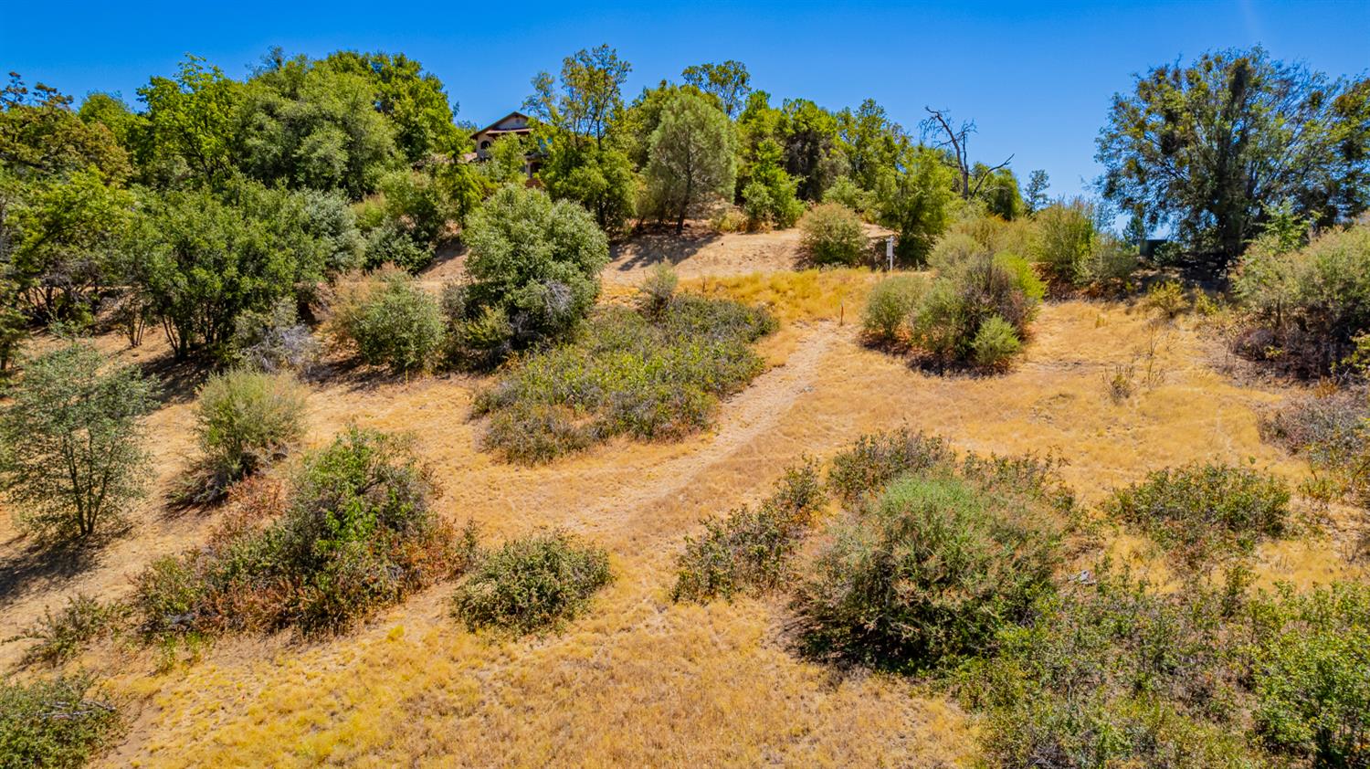 16 Lulniu Ln, Ahwahnee, CA 93601