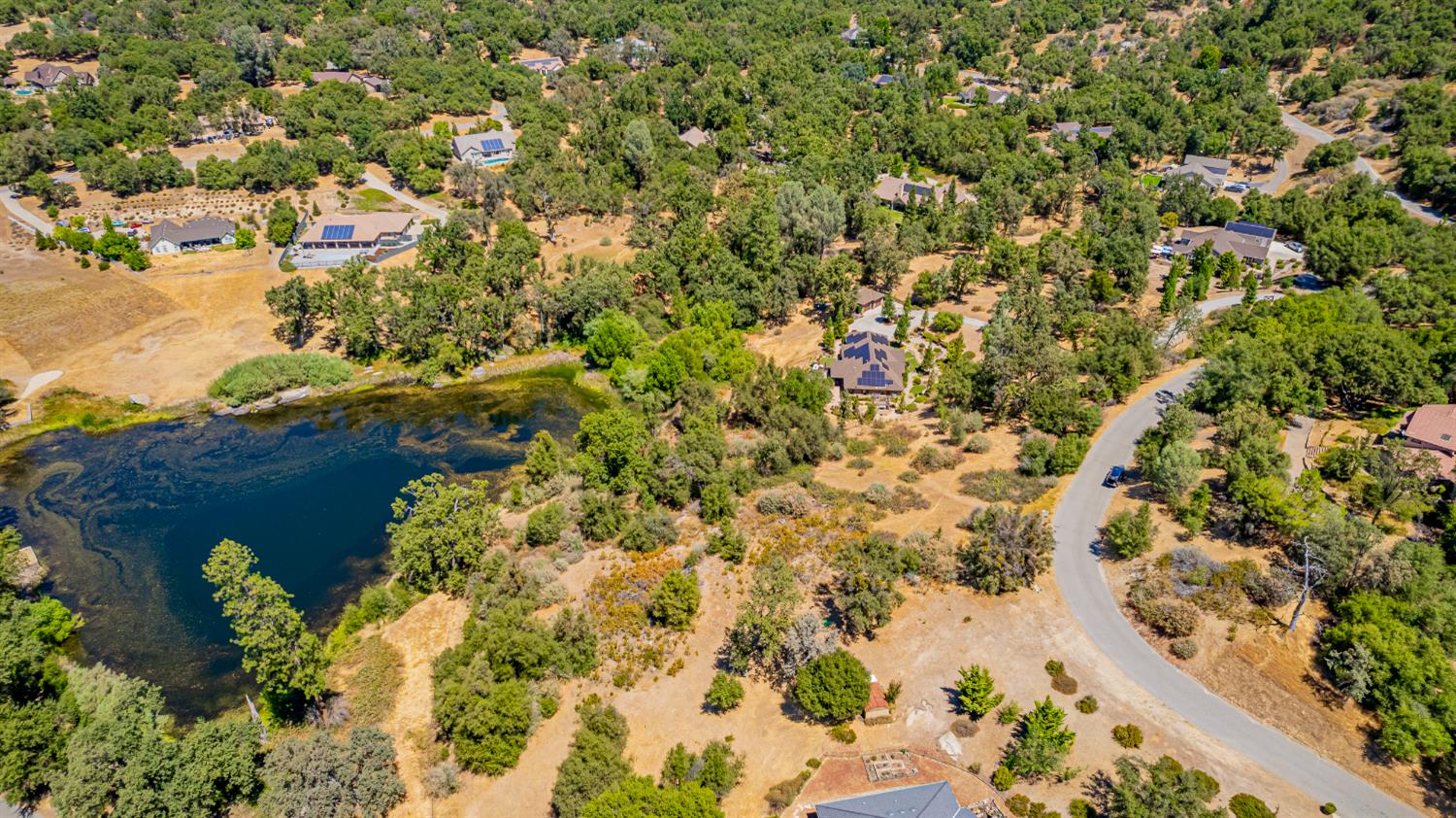 16 Lulniu Ln, Ahwahnee, CA 93601