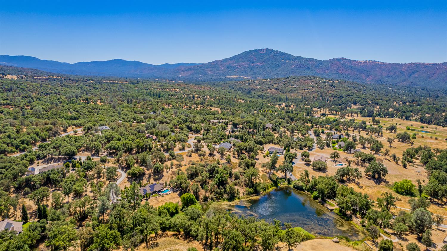 16 Lulniu Ln, Ahwahnee, CA 93601