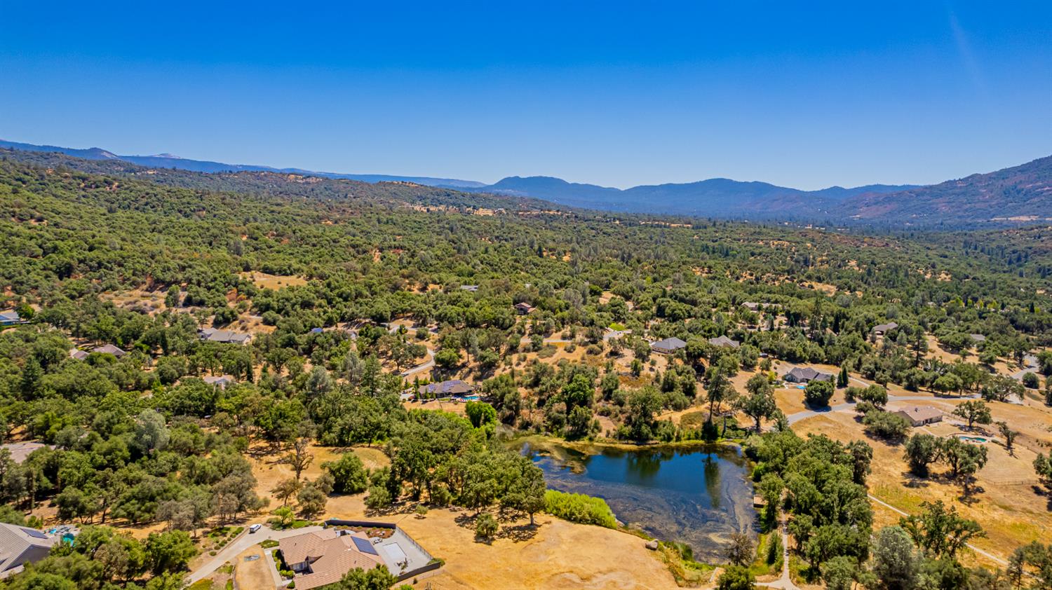 16 Lulniu Ln, Ahwahnee, CA 93601