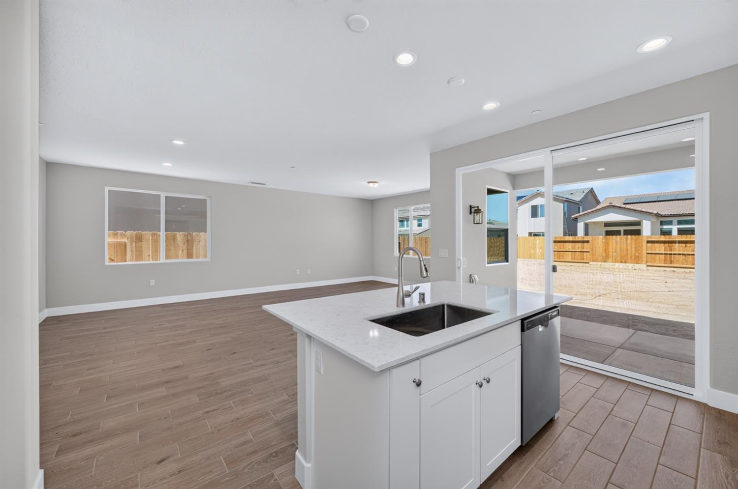 966 Peters Rd S, Madera, CA 93636