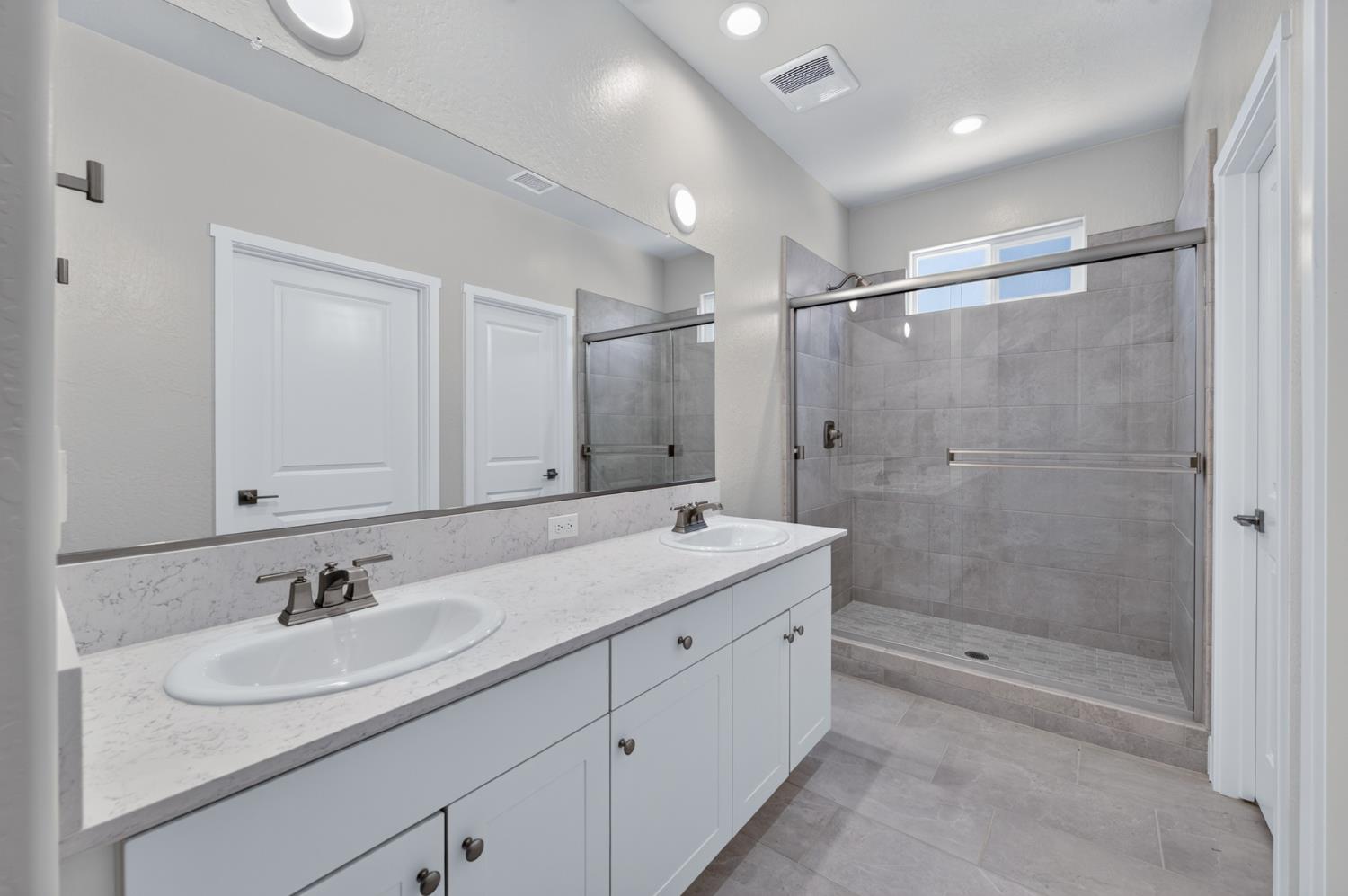 966 Peters Rd S, Madera, CA 93636