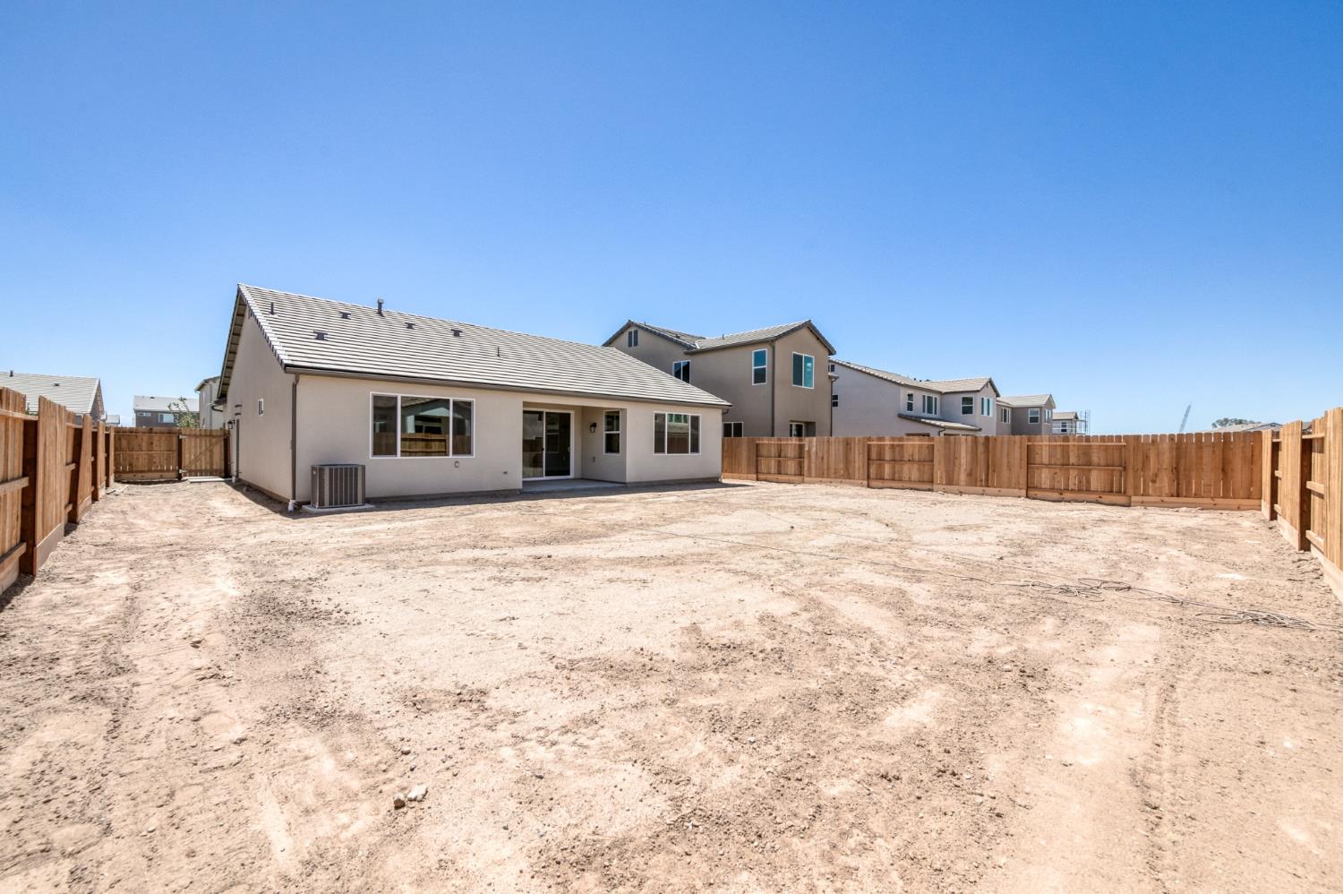 966 Peters Rd S, Madera, CA 93636