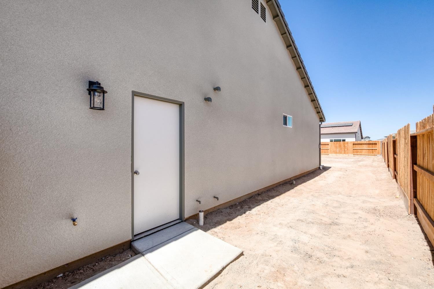 966 Peters Rd S, Madera, CA 93636