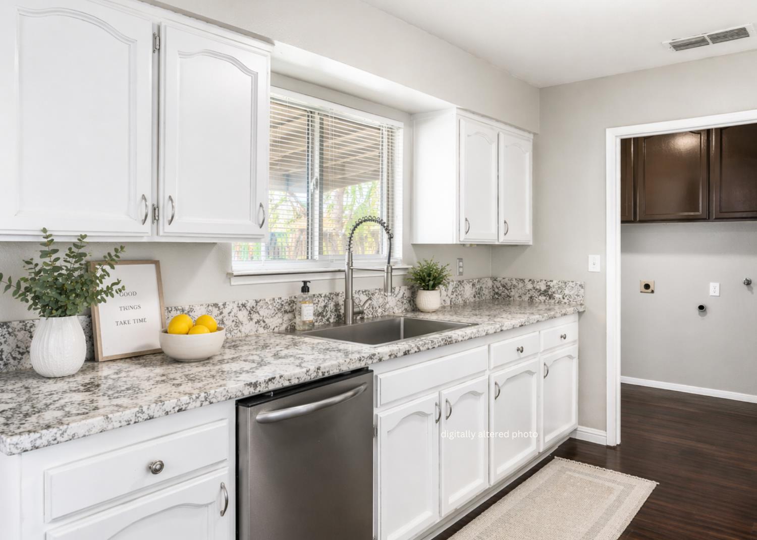 1607 Ashlan Ave, Clovis, CA 93611