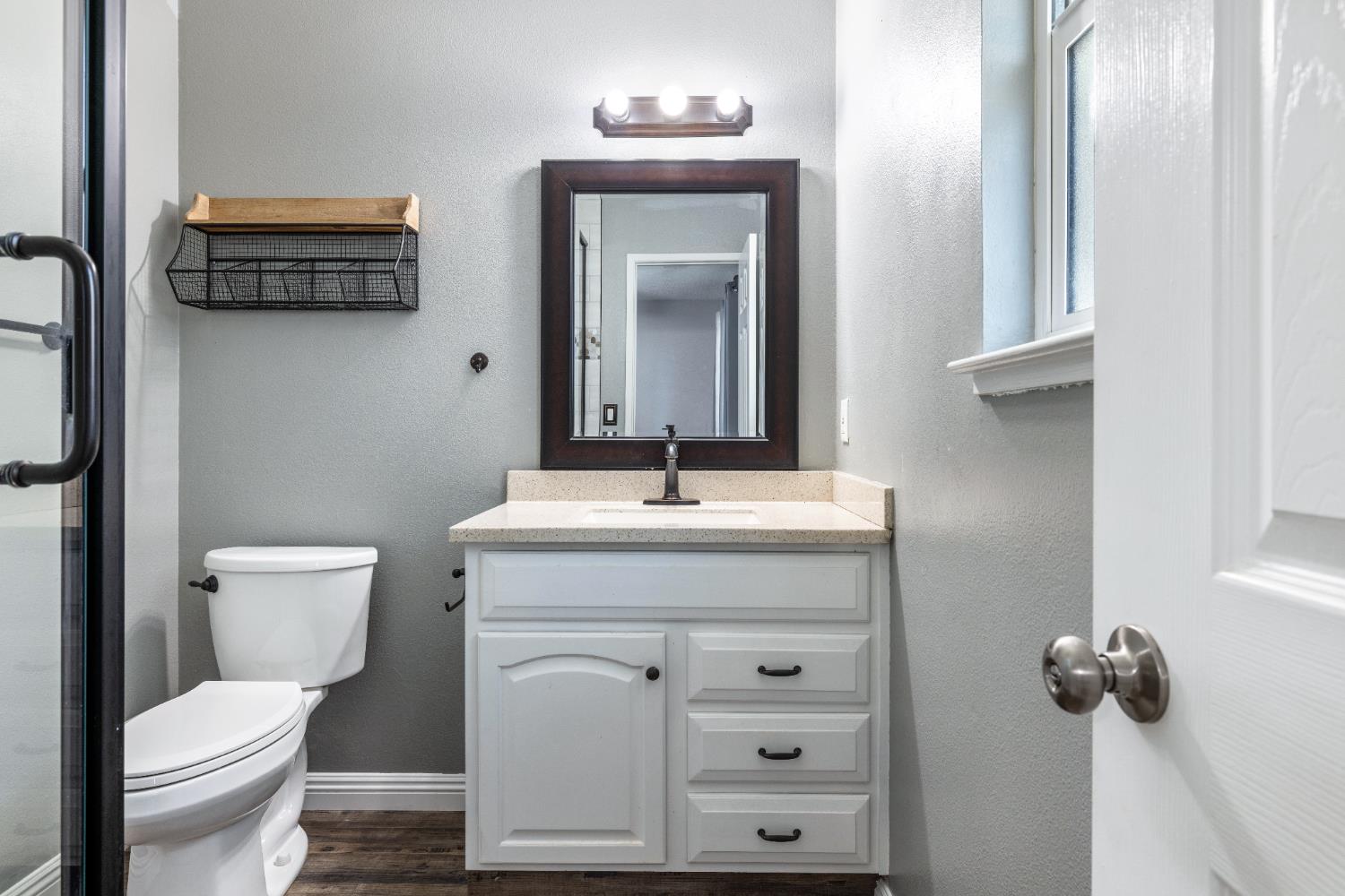 1607 Ashlan Ave, Clovis, CA 93611