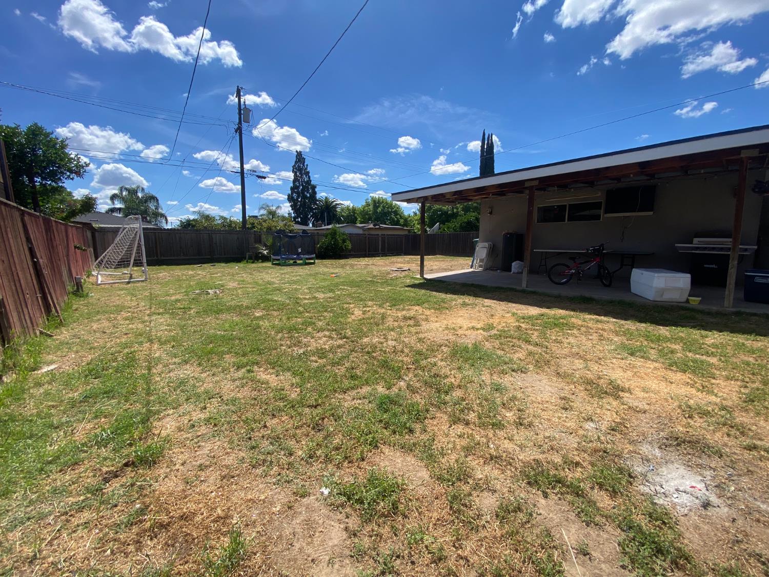 333 E Linden, Reedley, CA 93654