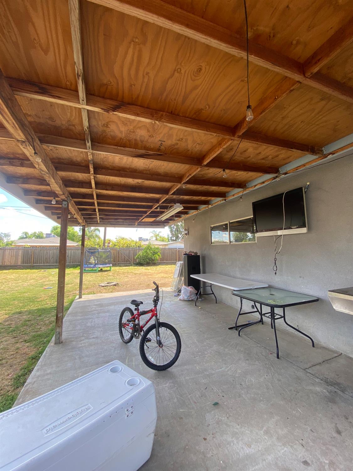 333 E Linden, Reedley, CA 93654