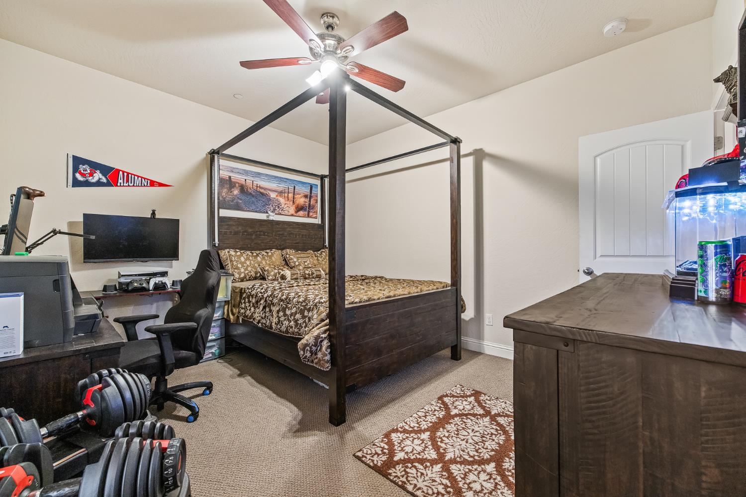 5355 W Hammond Ave, Fresno, CA 93722